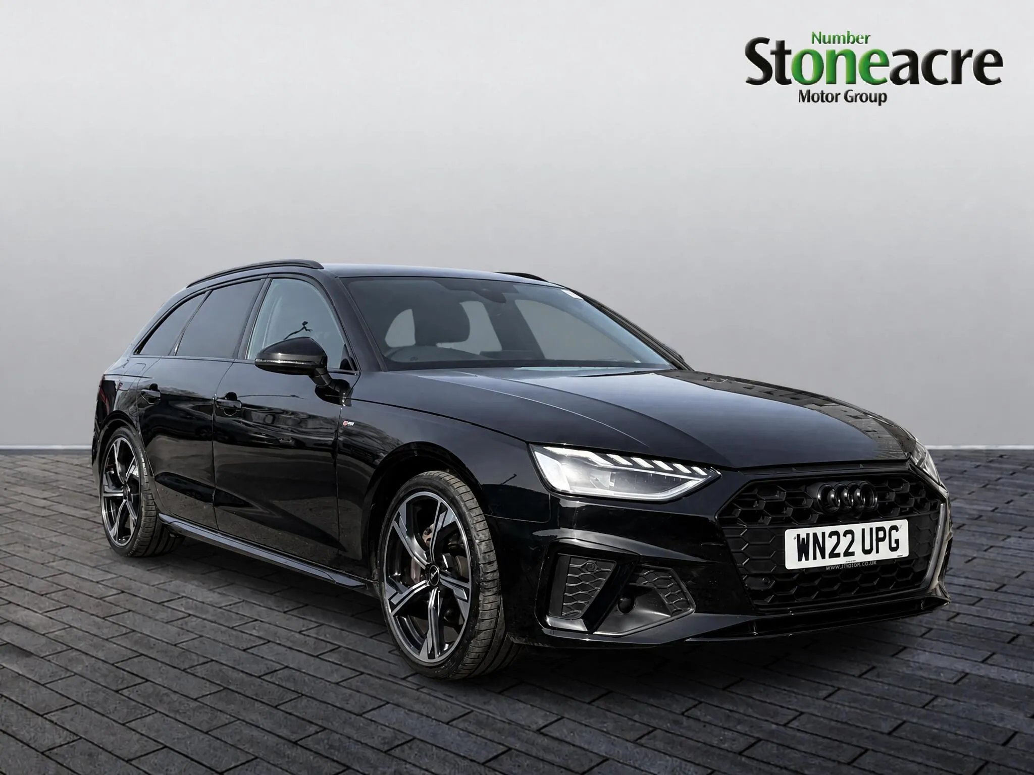 Audi A4 Avant listing photo
