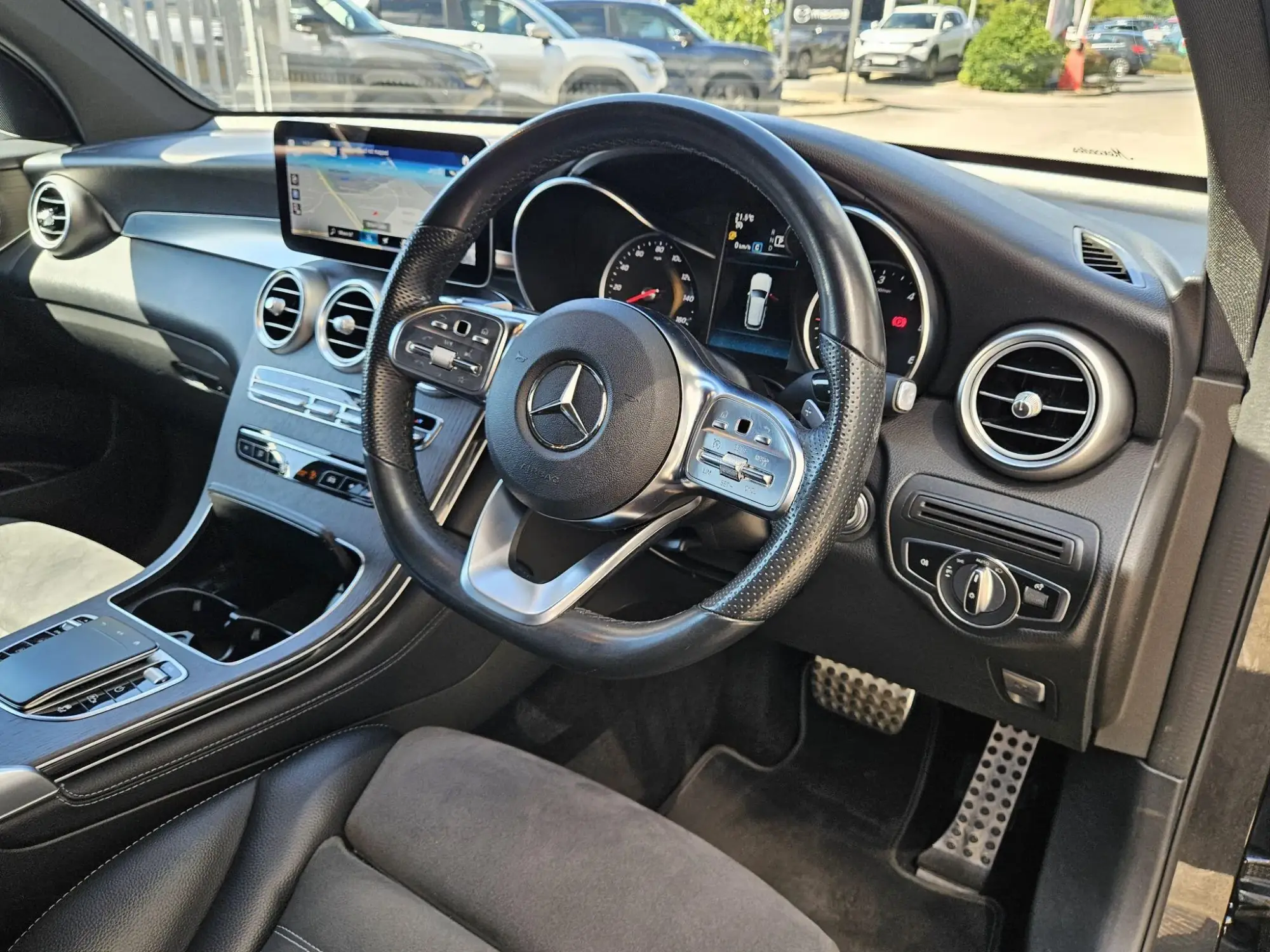 Mercedes-Benz GLC Image 10 Mercedes-Benz GLC Image 10