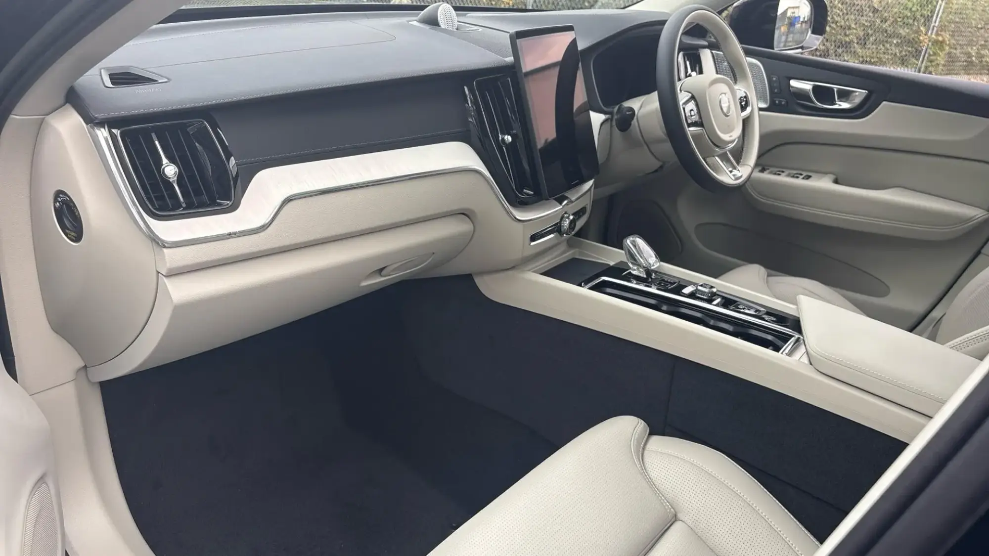 Volvo XC60 Image 17