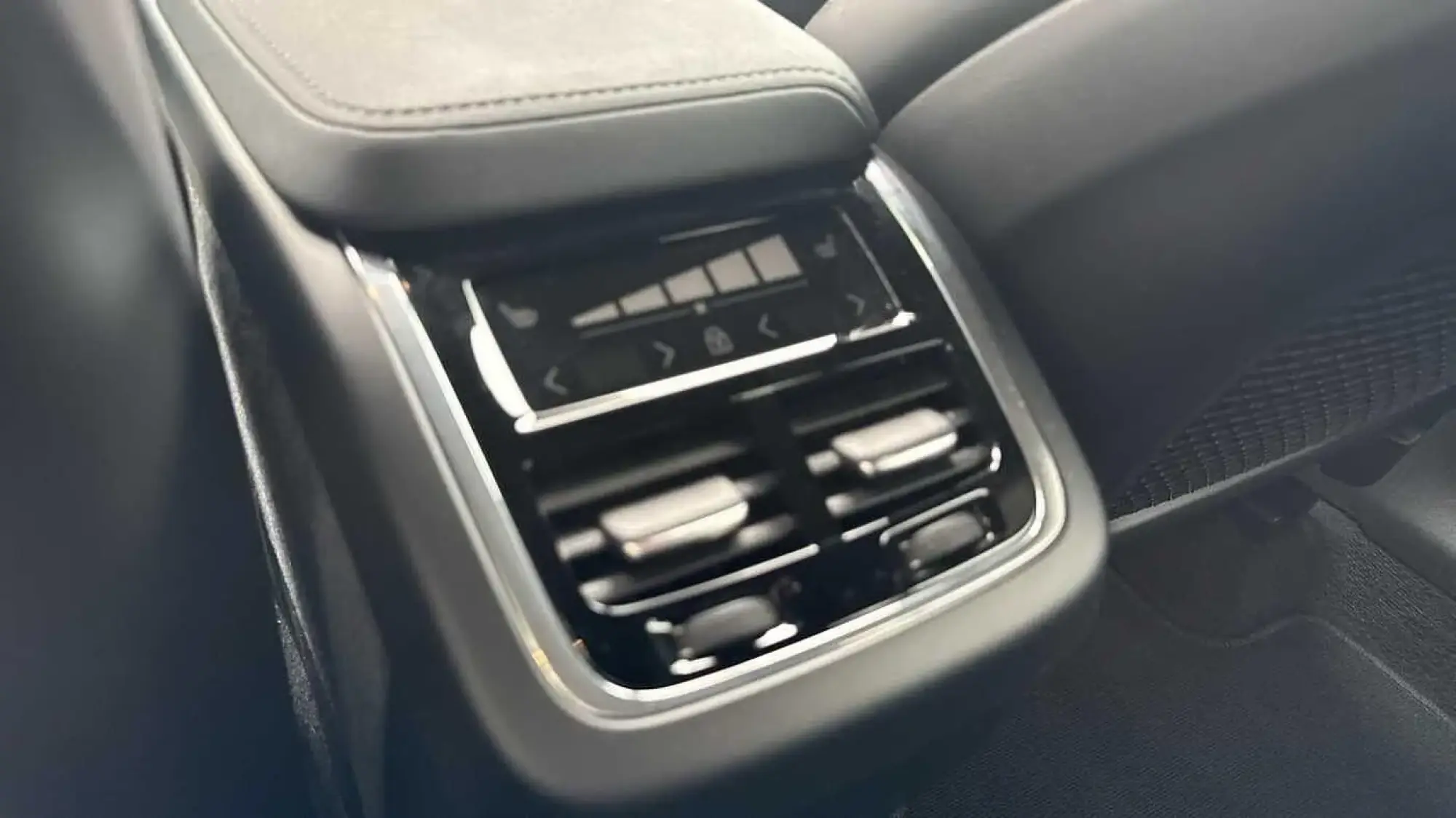 Volvo XC60 Image 28 Volvo XC60 Image 28