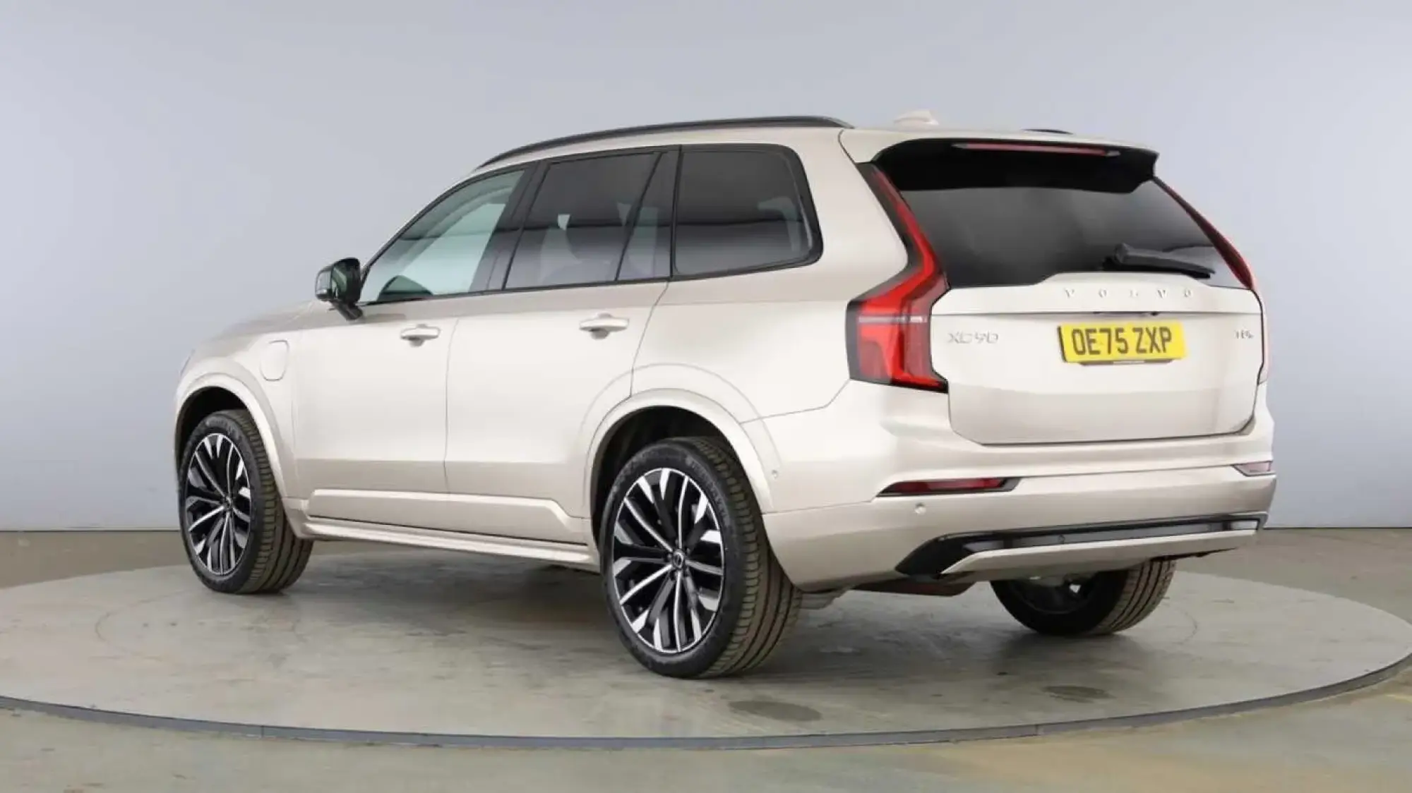 Volvo XC90 Plug-In Hybrid Image 5 Volvo XC90 Plug-In Hybrid Image 5