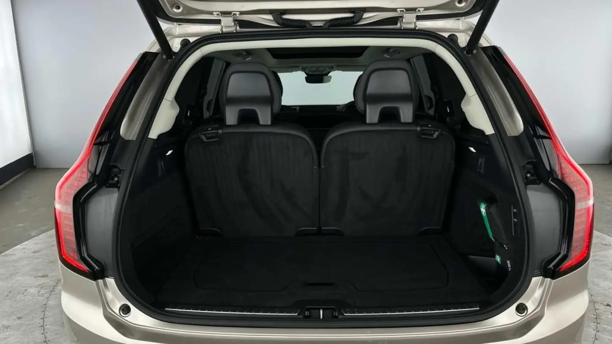 Volvo XC90 Plug-In Hybrid Image 26 Volvo XC90 Plug-In Hybrid Image 26