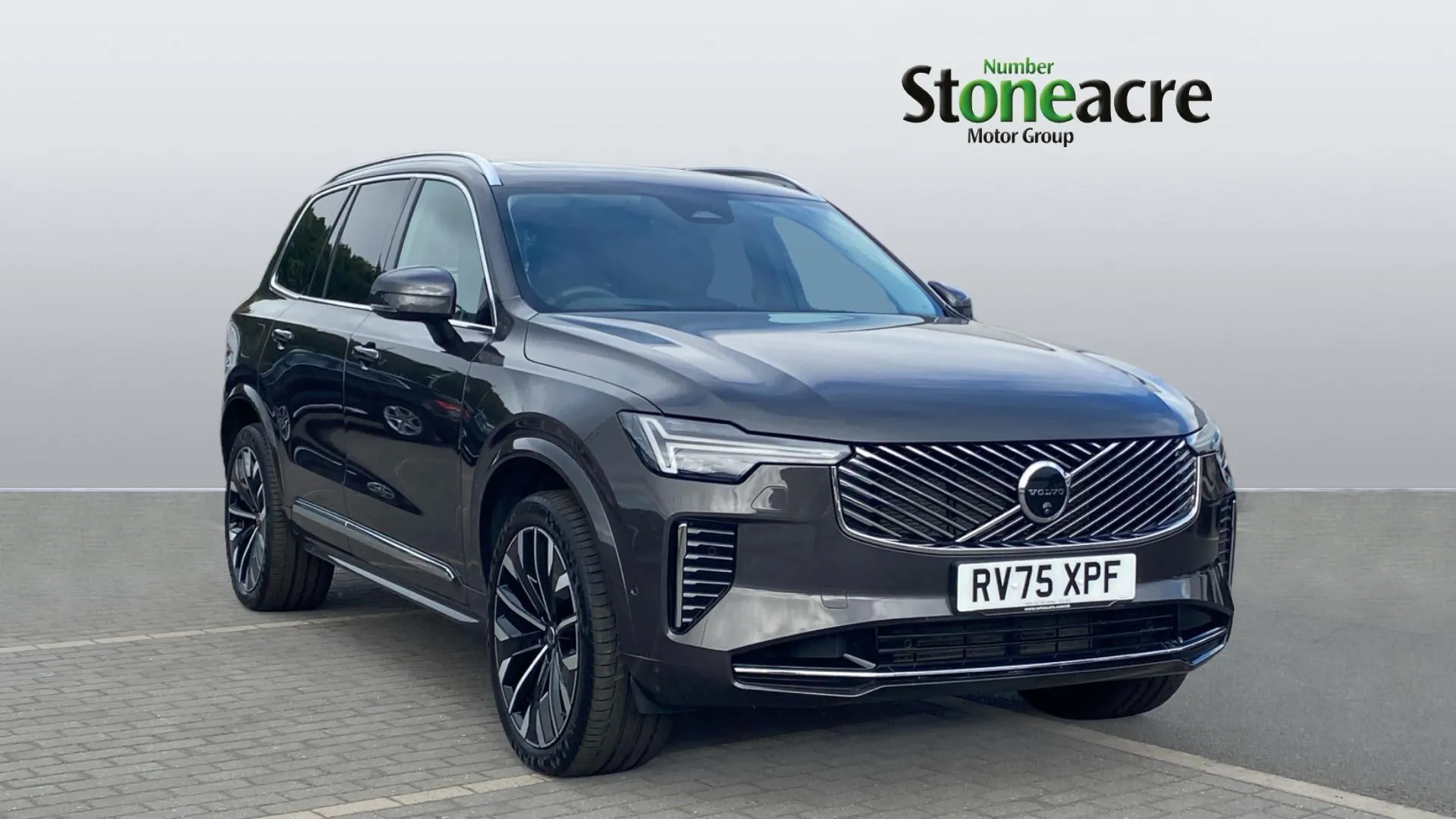 Volvo XC90 Plug-In Hybrid listing photo