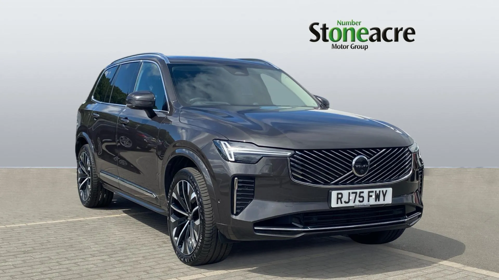 Volvo XC90 Plug-In Hybrid listing photo