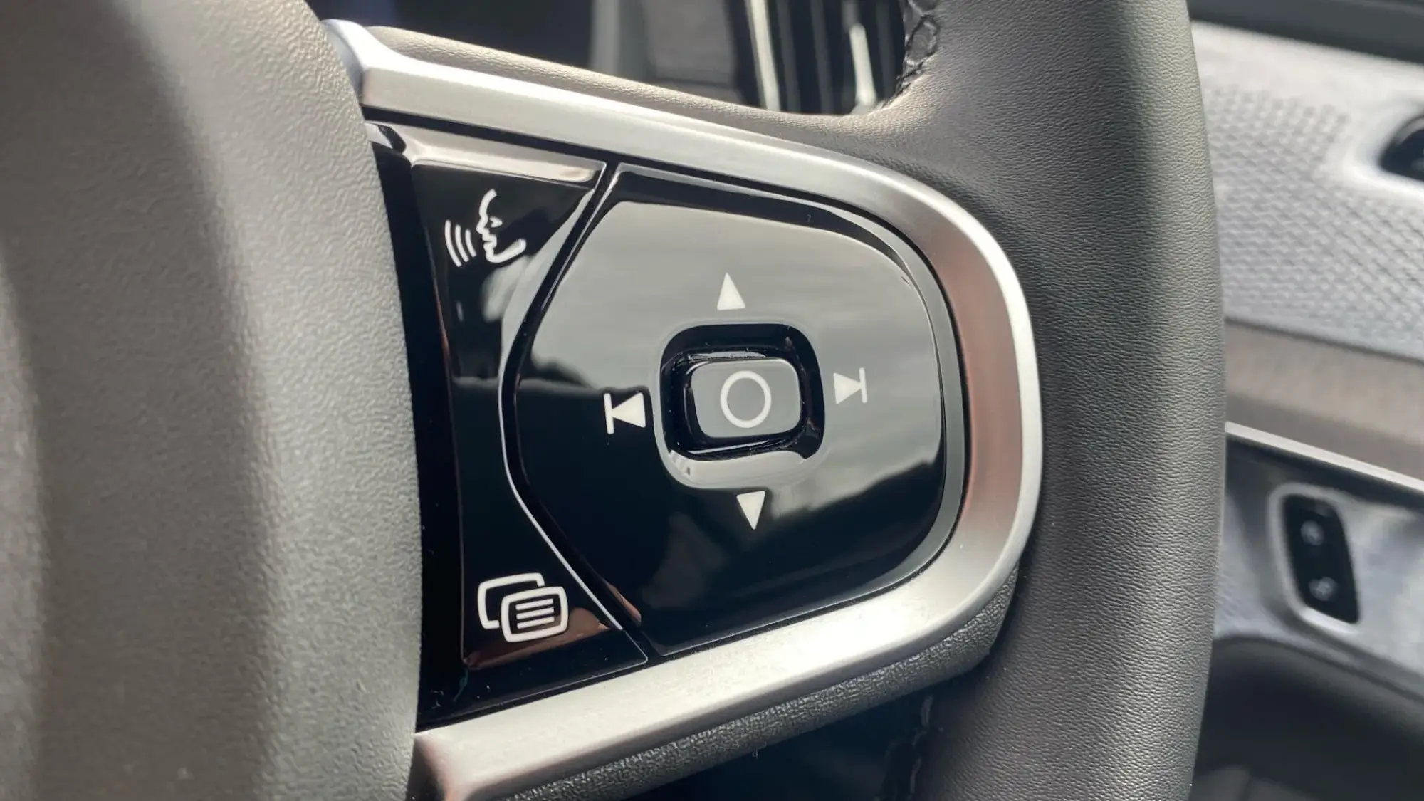 Volvo XC90 Plug-In Hybrid Image 17 Volvo XC90 Plug-In Hybrid Image 17