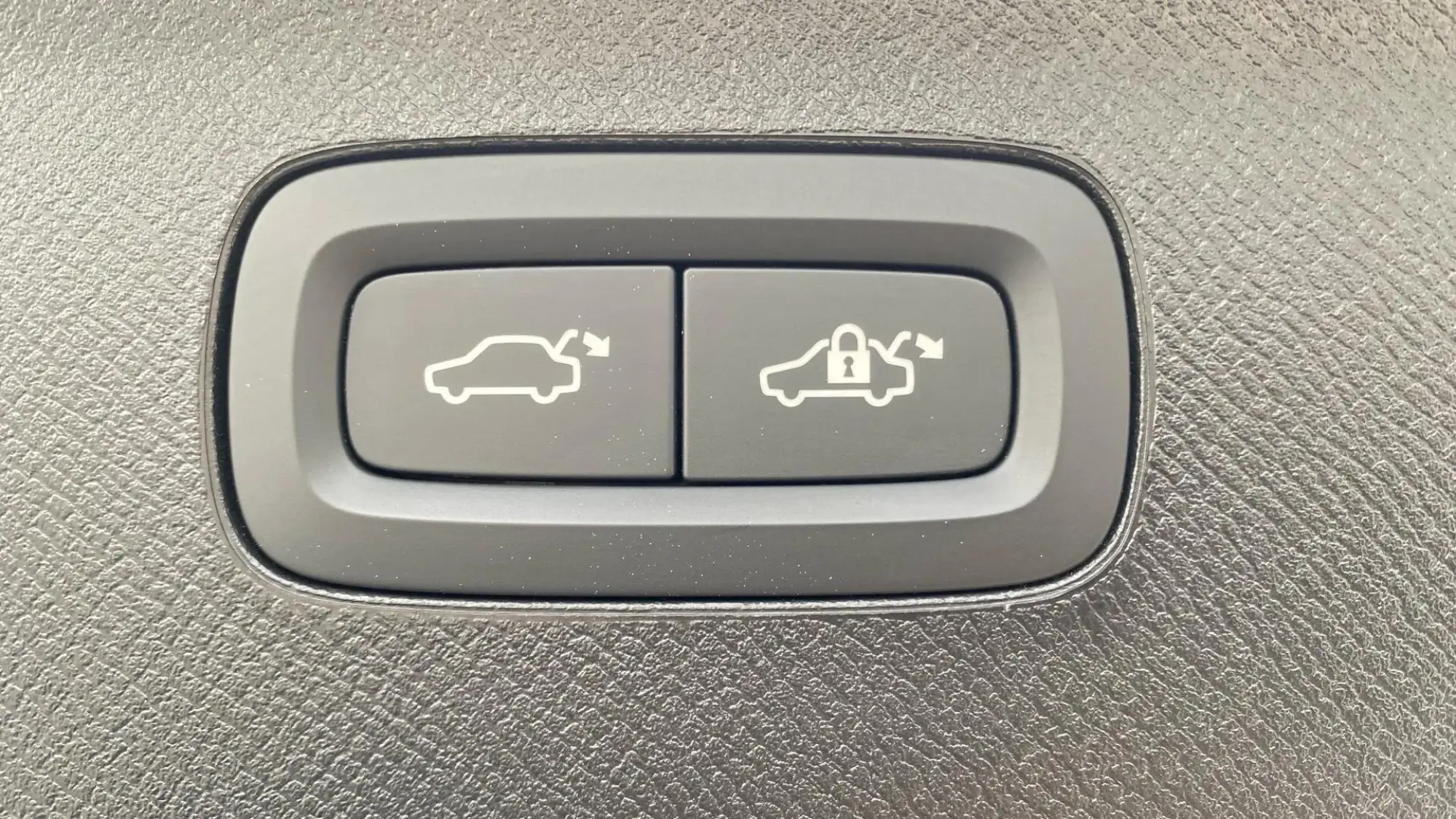 Volvo XC90 Plug-In Hybrid Image 21 Volvo XC90 Plug-In Hybrid Image 21
