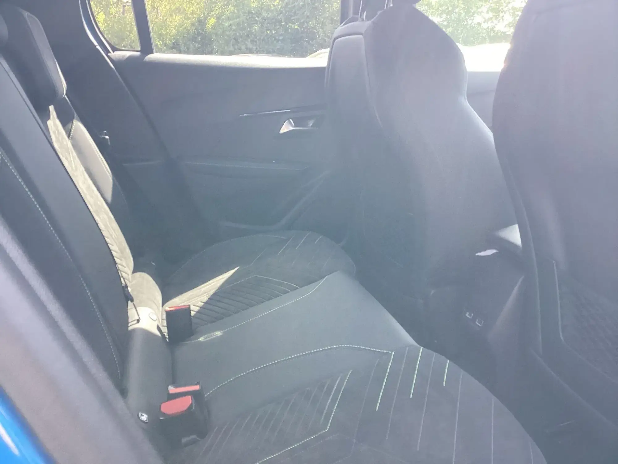 Peugeot 208 Image 13