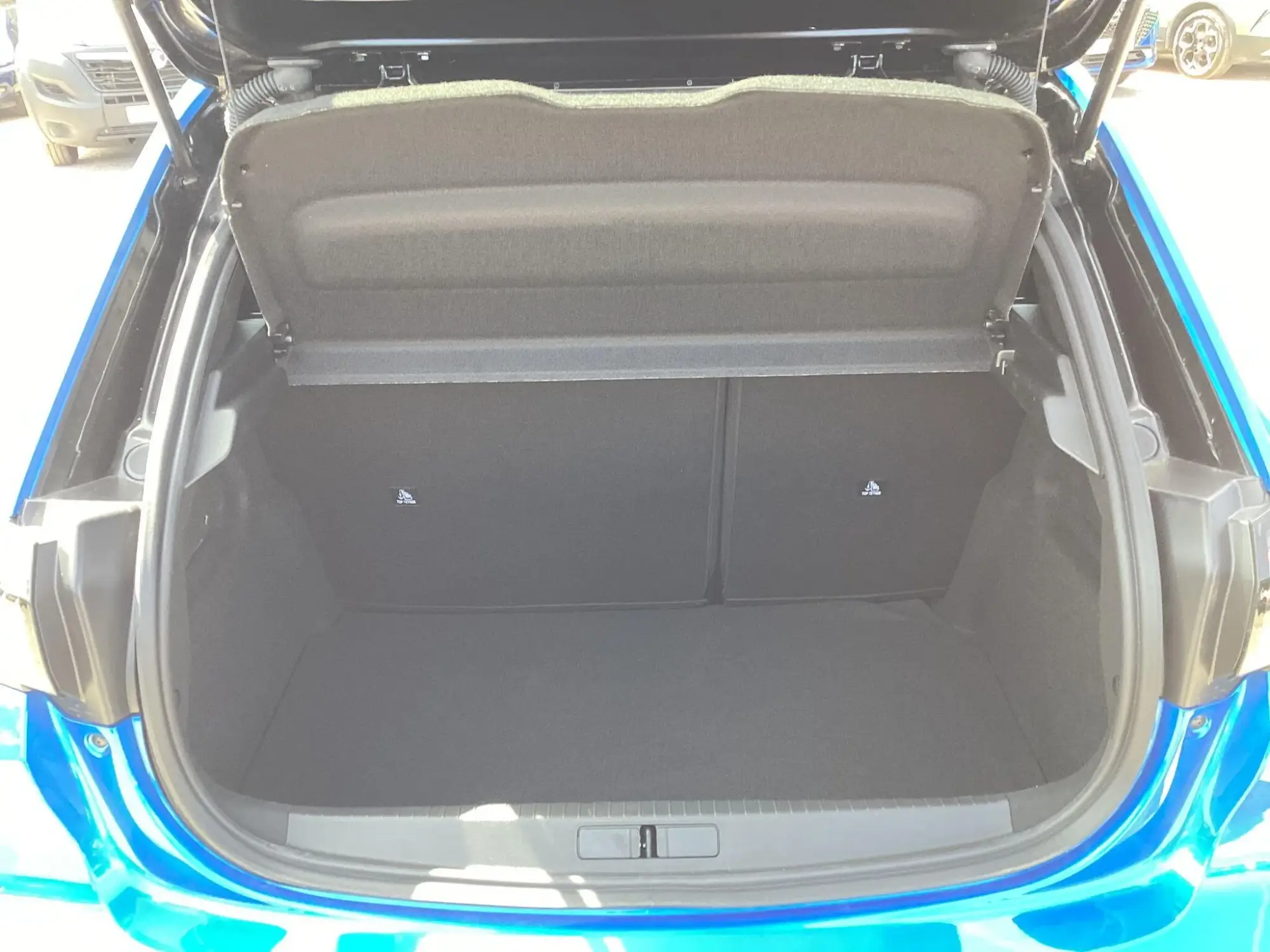 Peugeot 208 Image 22