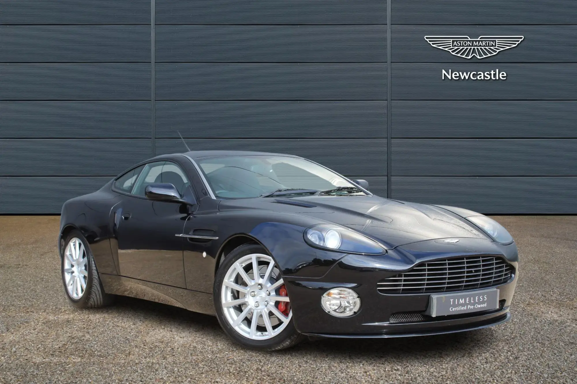 Aston Martin Vanquish Image 1