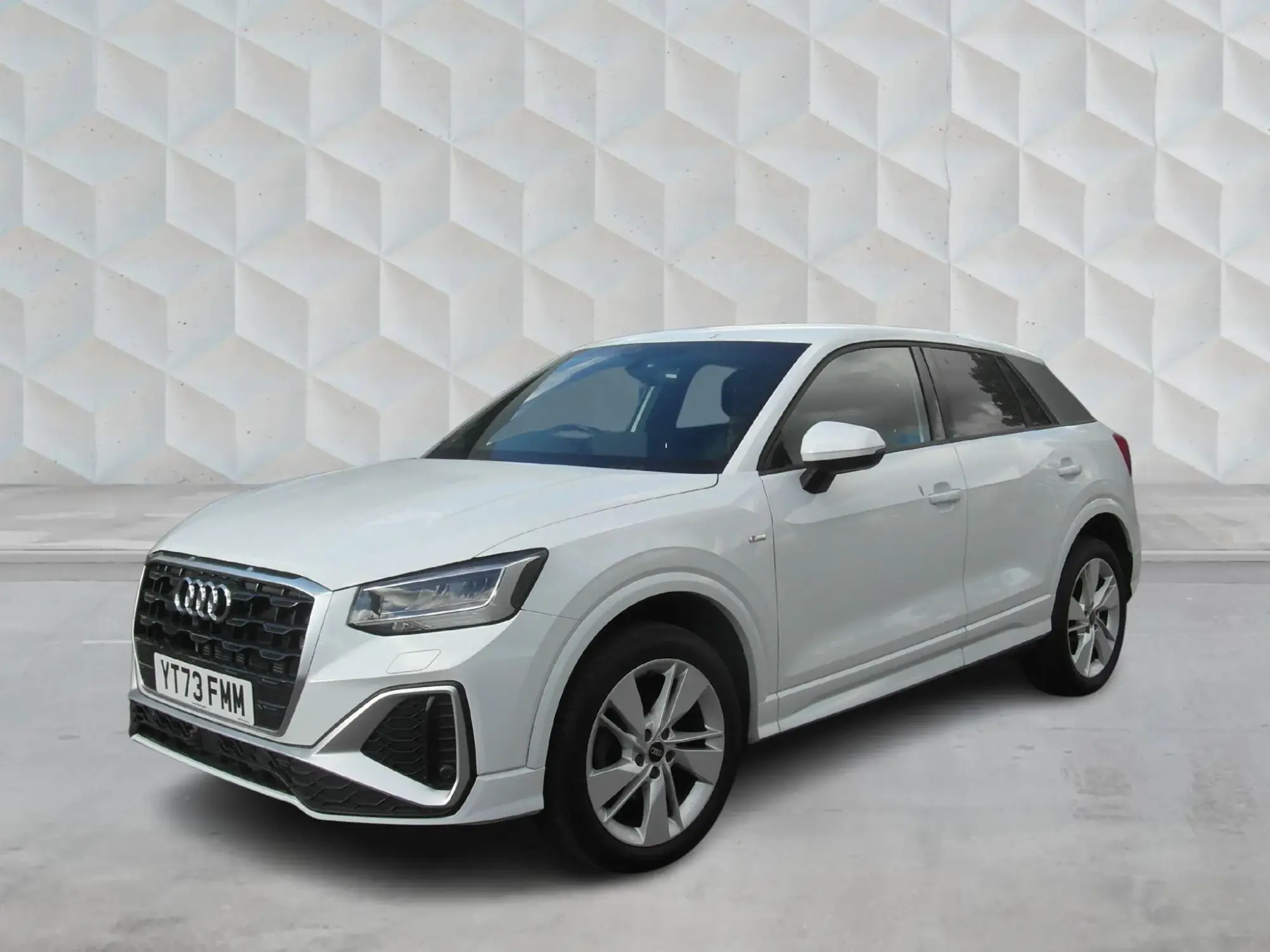 Audi Q2 1.5 TFSI CoD 35 S line Euro 6 (s/s) 5dr YT73FMM Image 3