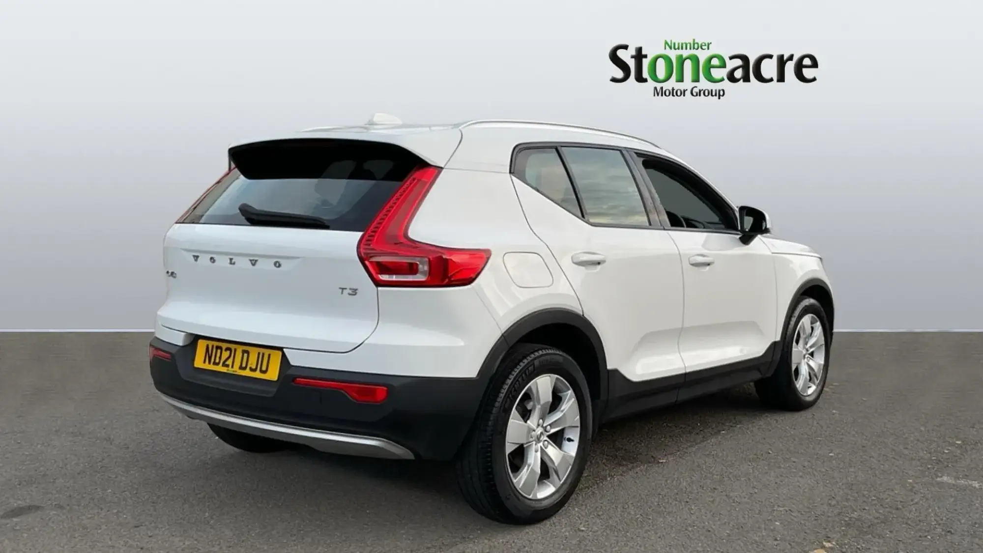 Volvo XC40 1.5 T3 [163] Momentum 5dr ND21DJU Image 2
