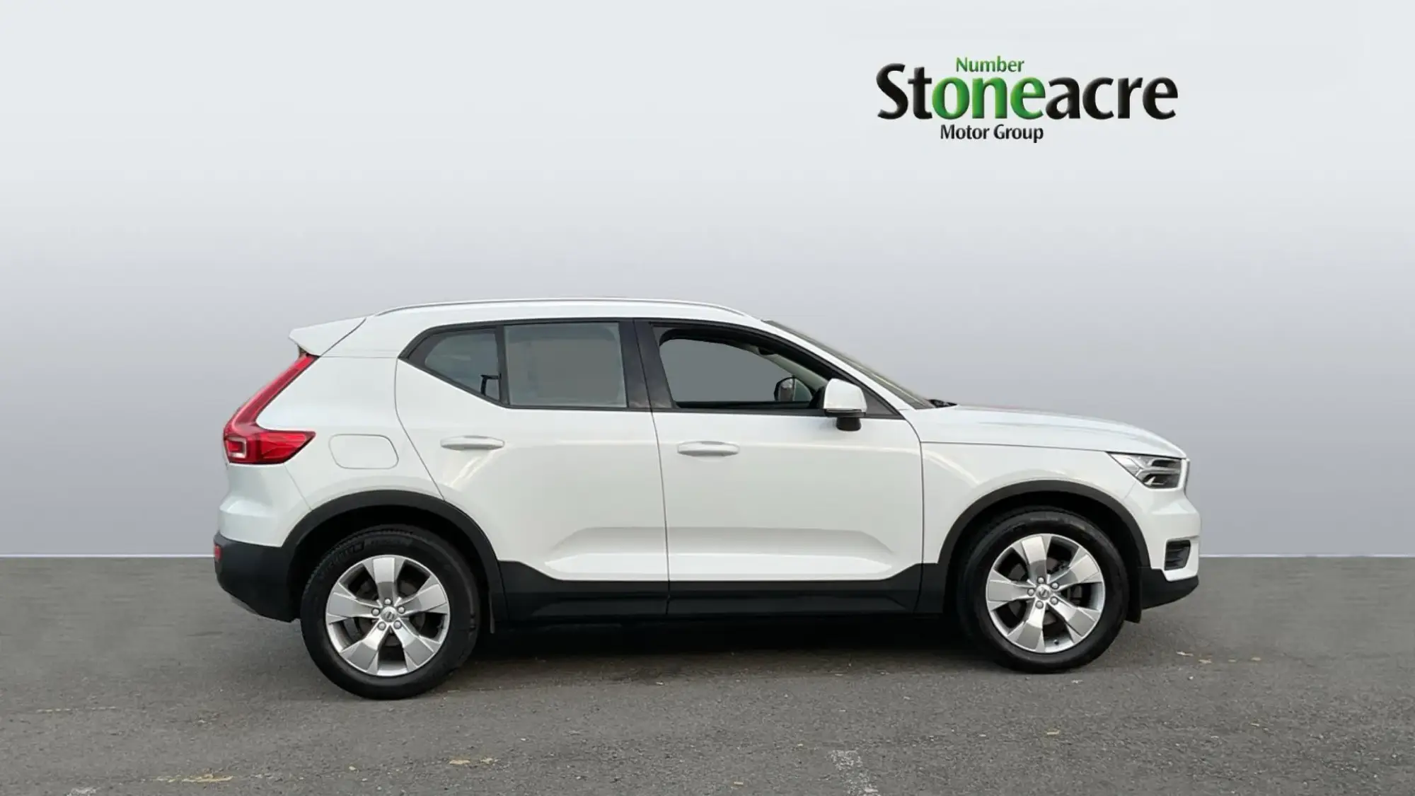 Volvo XC40 1.5 T3 [163] Momentum 5dr ND21DJU Image 3