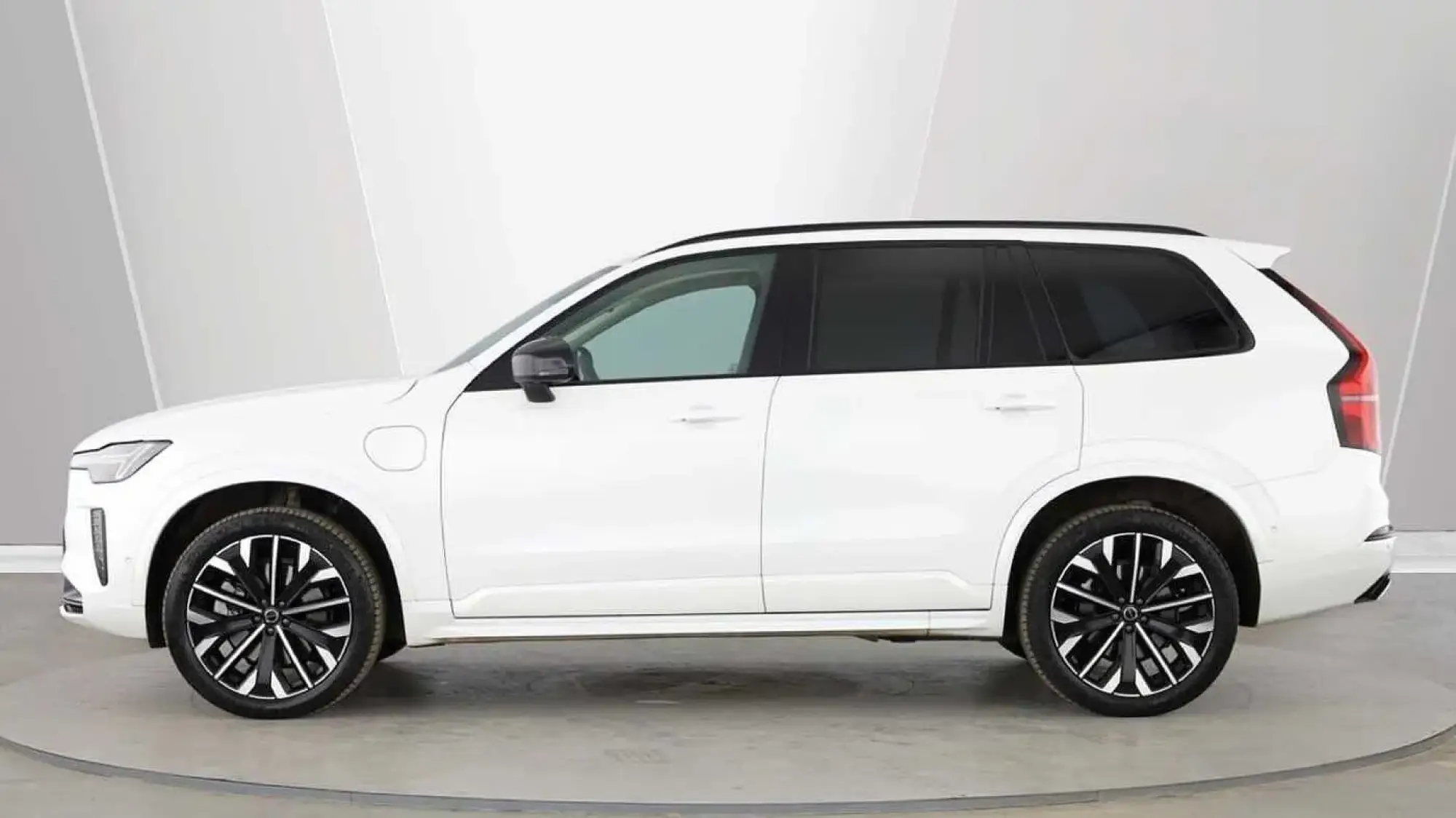 Volvo XC90 Plug-In Hybrid Image 6 Volvo XC90 Plug-In Hybrid Image 6