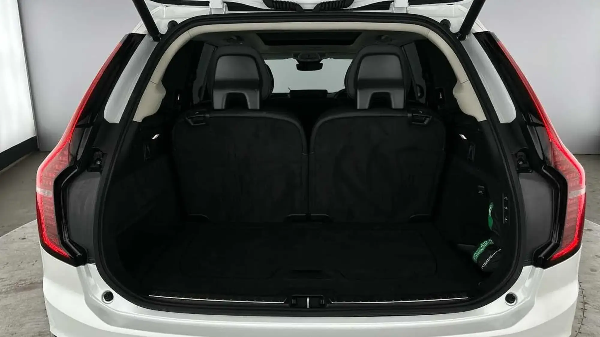 Volvo XC90 Plug-In Hybrid Image 14 Volvo XC90 Plug-In Hybrid Image 14