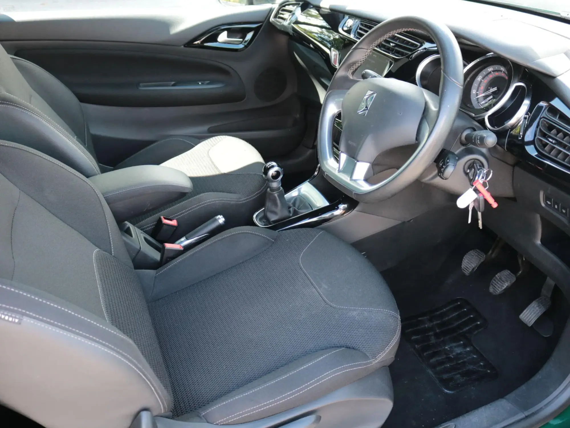 DS AUTOMOBILES DS 3 Image 12