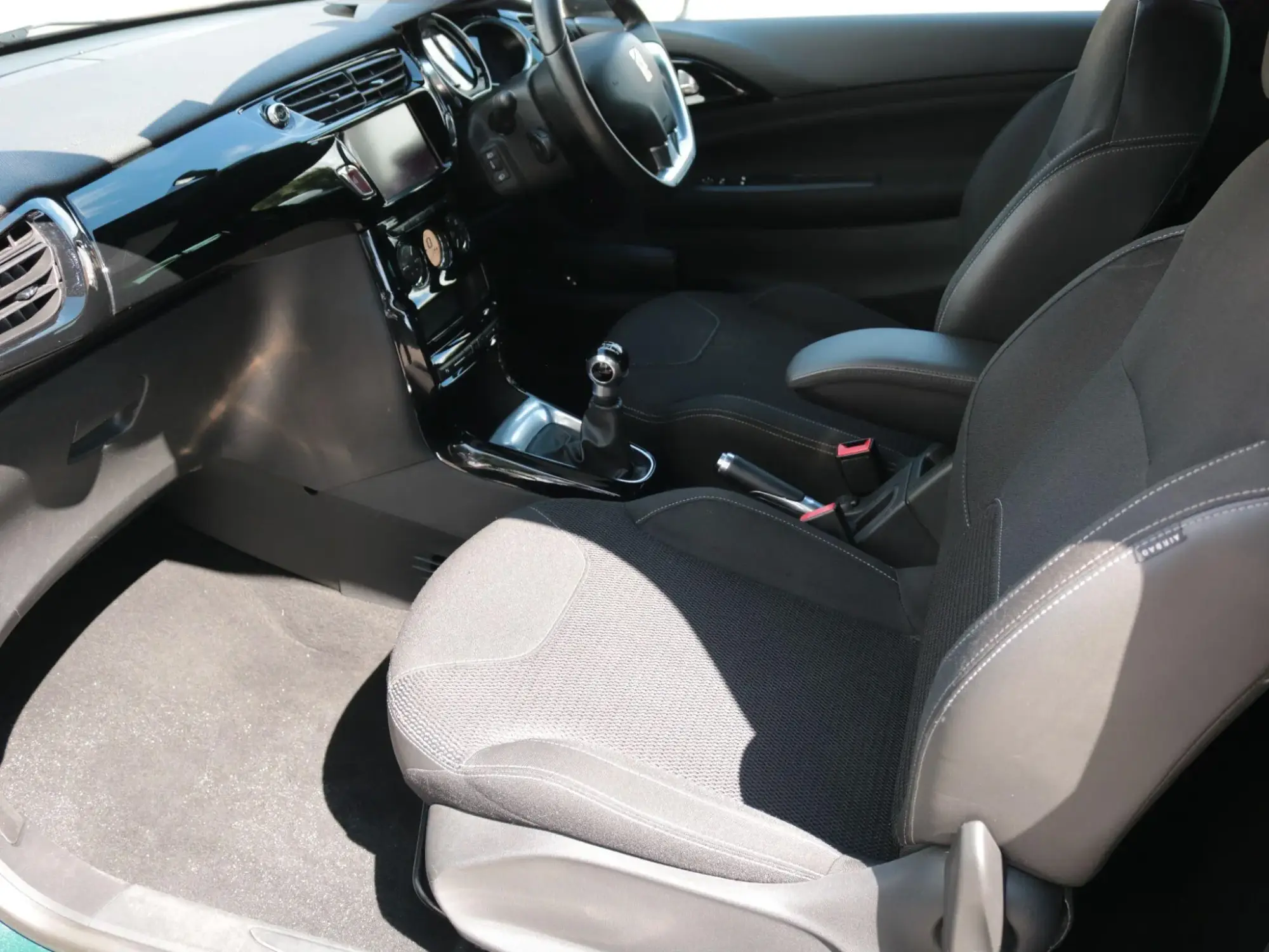 DS AUTOMOBILES DS 3 Image 15