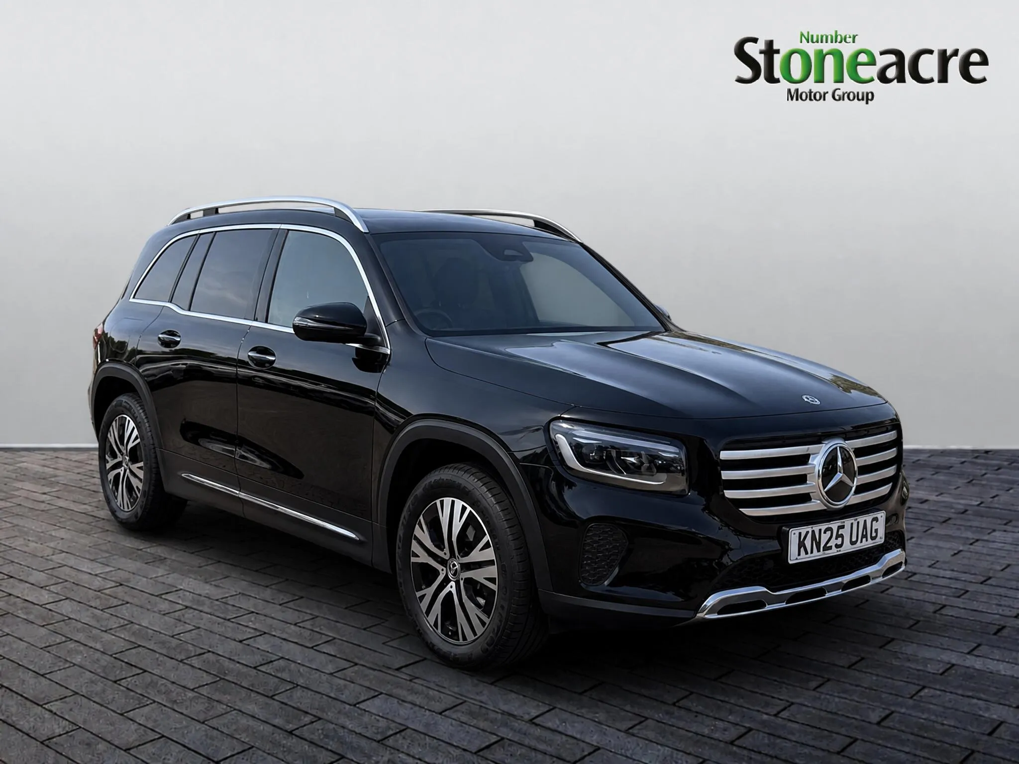 Mercedes-Benz GLB listing photo