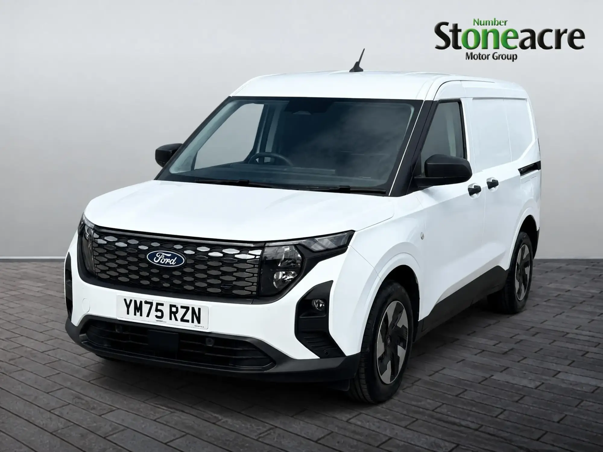 Ford E-Transit Courier Image 3