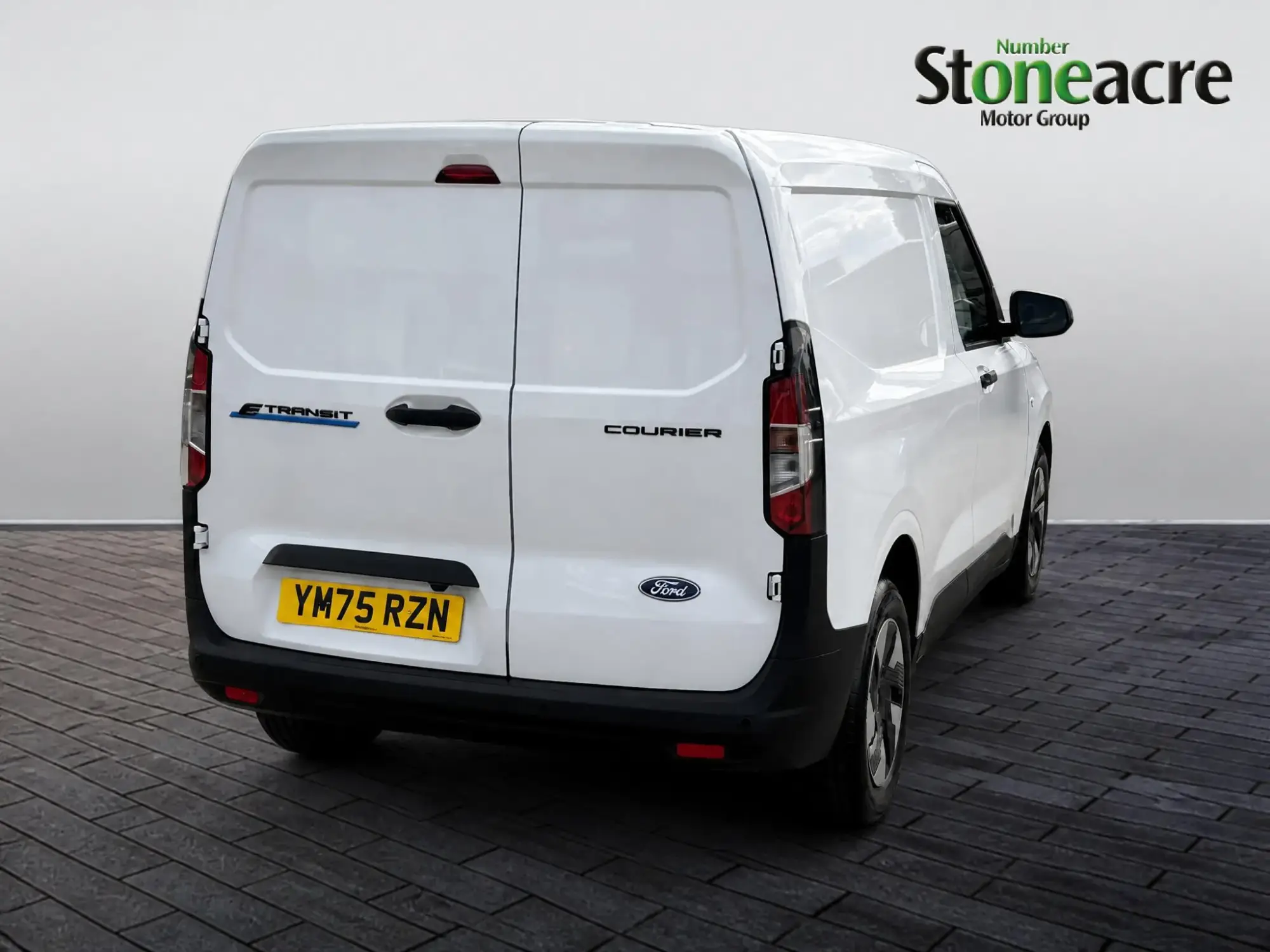Ford E-Transit Courier Image 8