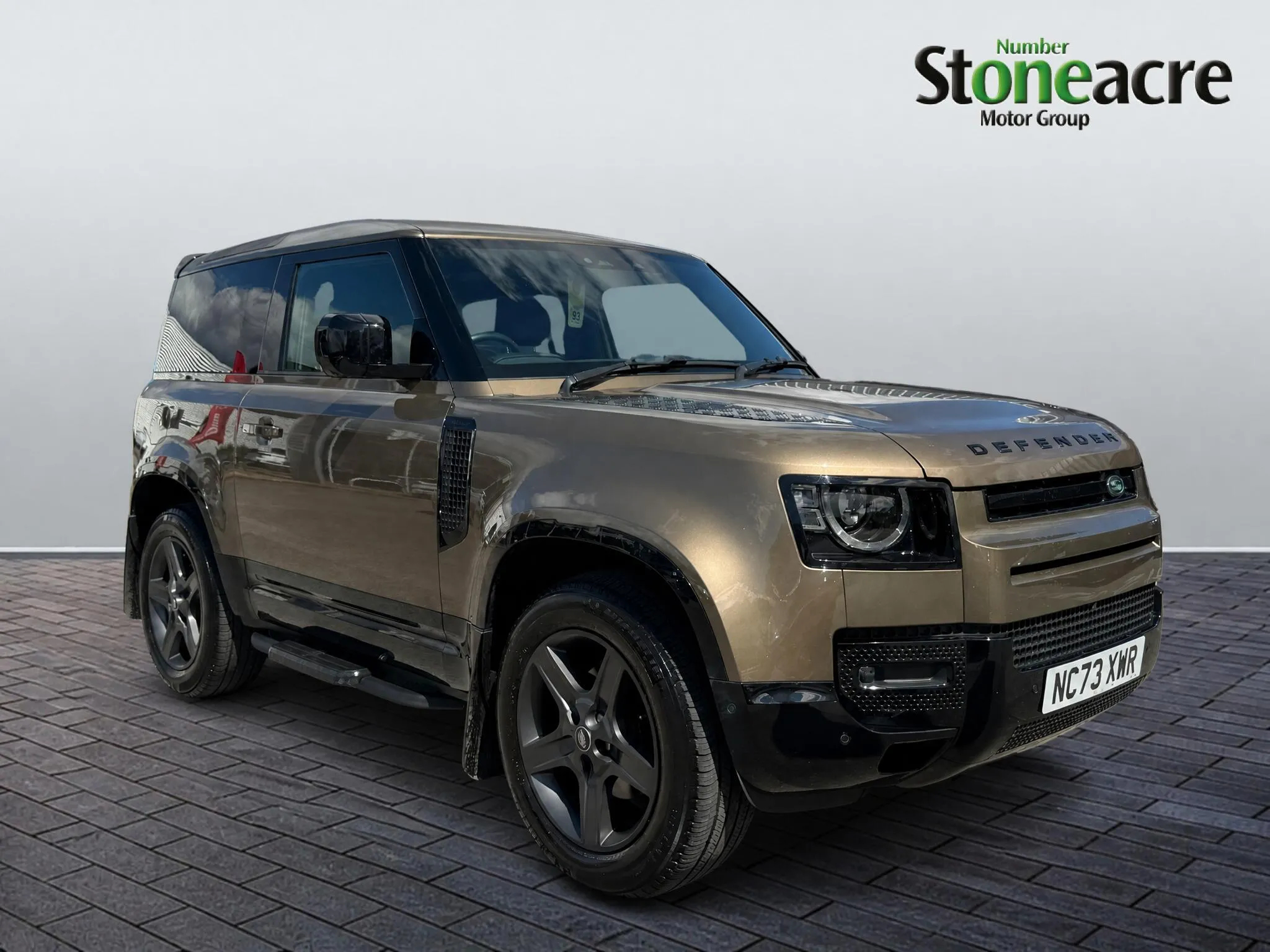 Land Rover Defender 90 listing photo