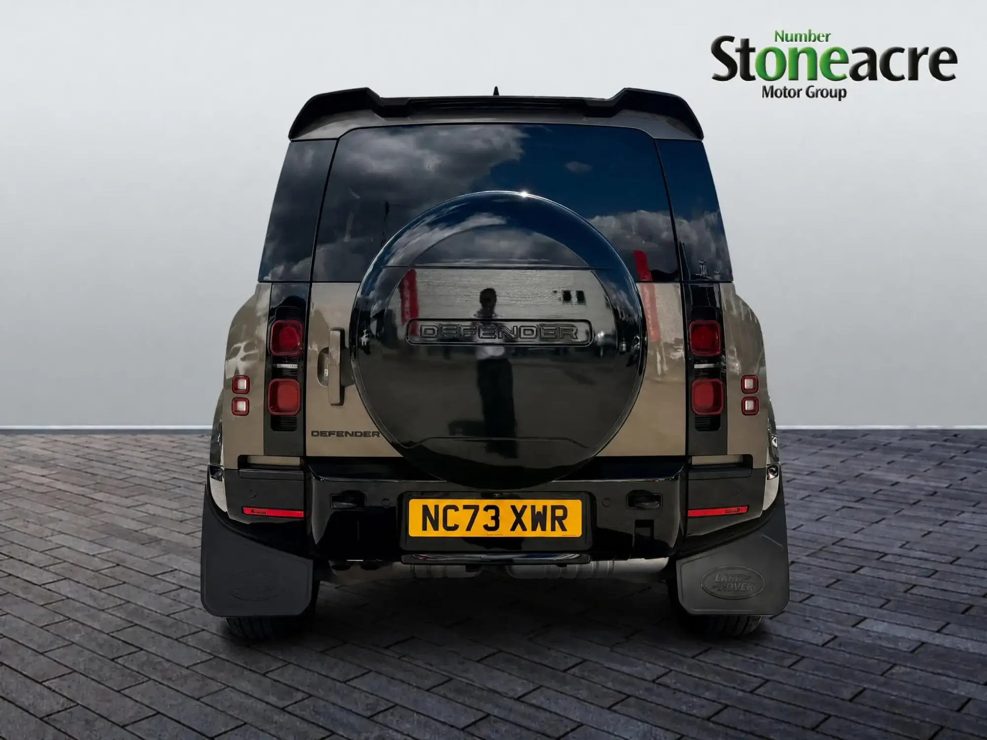 Land Rover Defender 90 Image 4 Land Rover Defender 90 Image 4