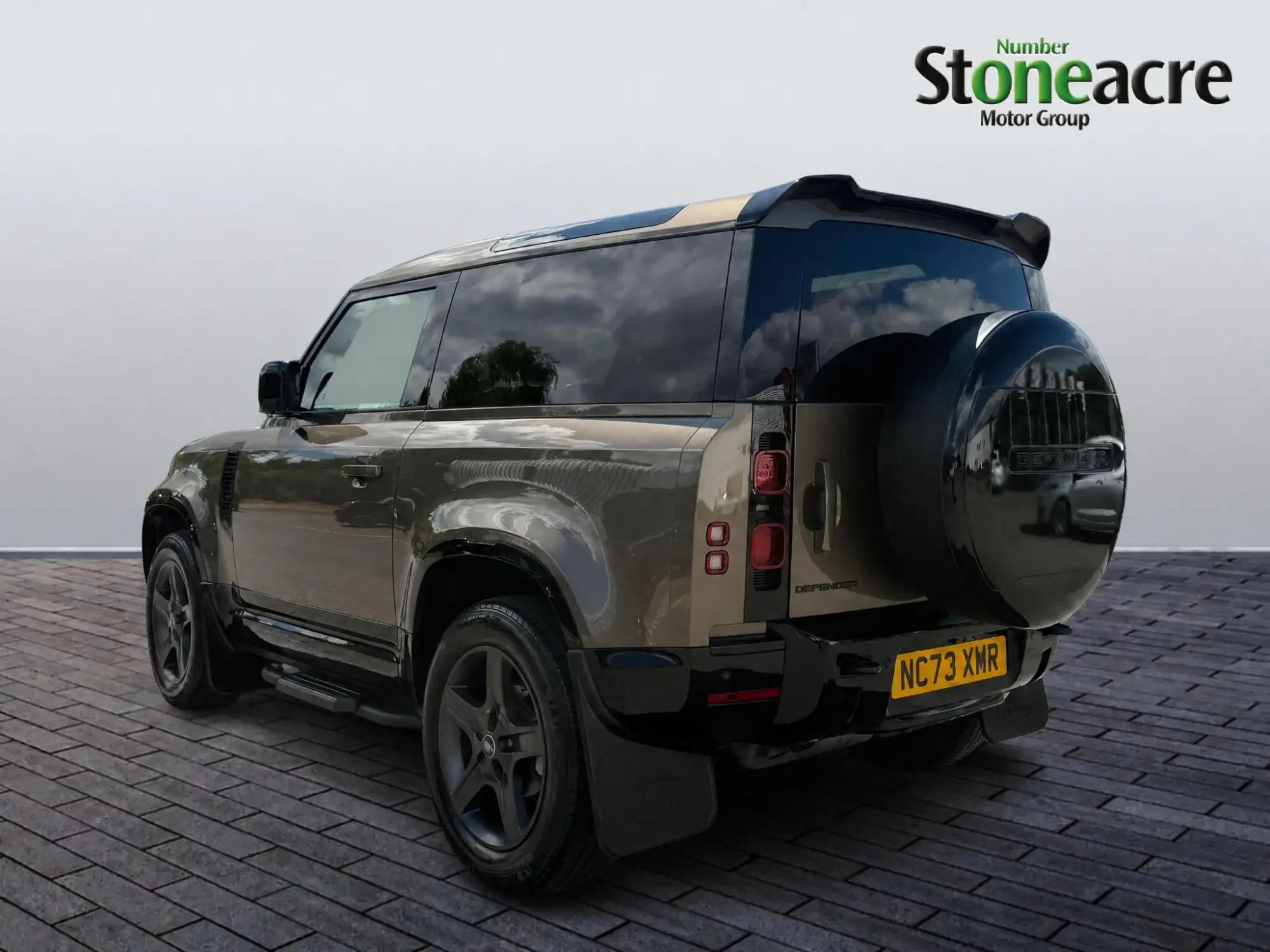 Land Rover Defender 90 Image 5 Land Rover Defender 90 Image 5