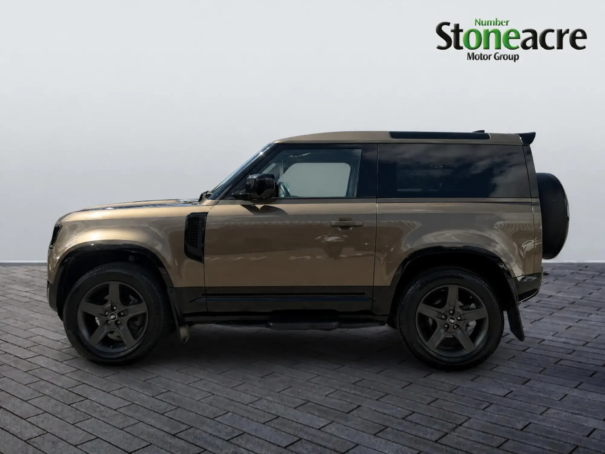 Land Rover Defender 90 Image 6 Land Rover Defender 90 Image 6