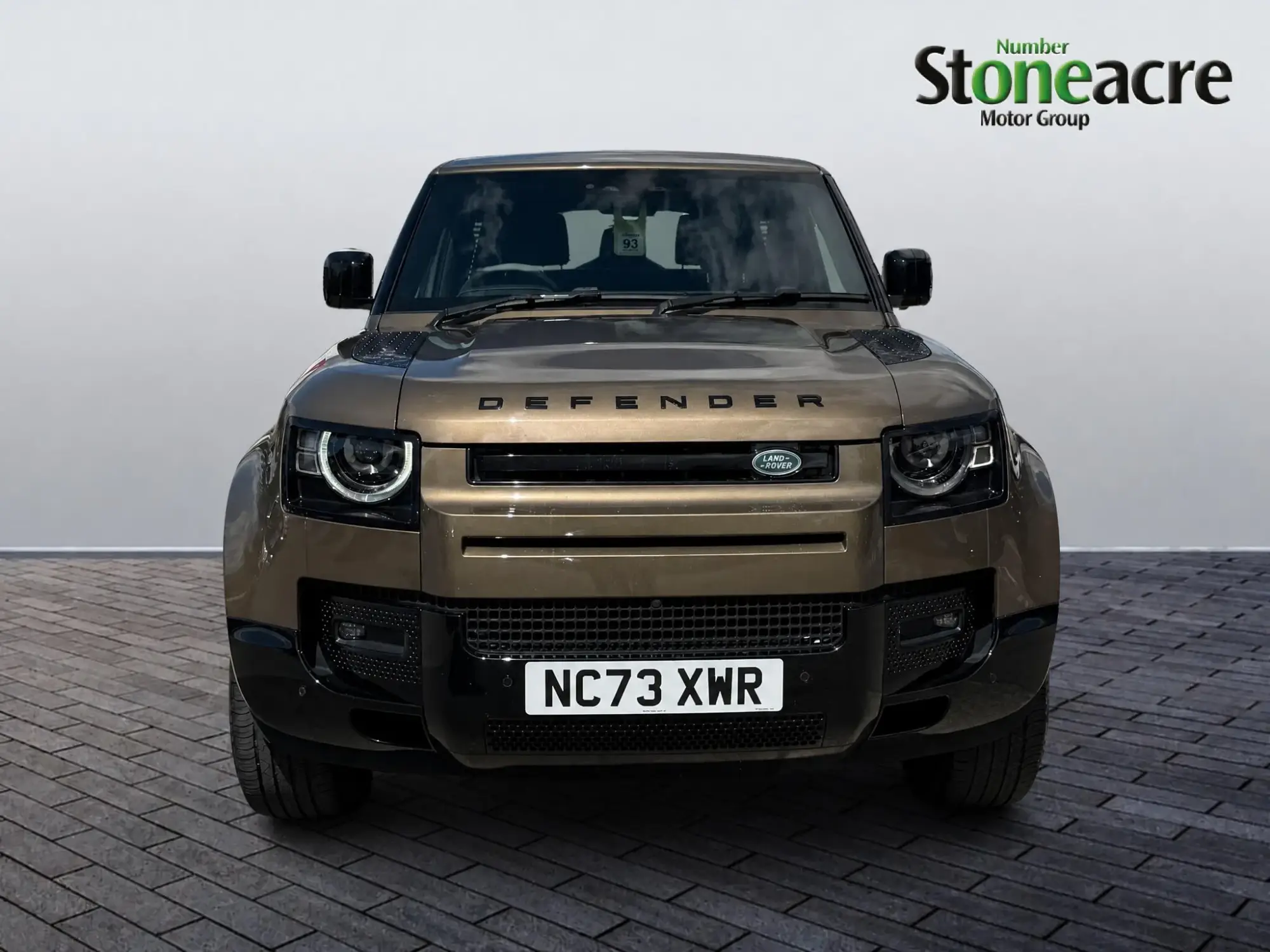 Land Rover Defender 90 Image 8 Land Rover Defender 90 Image 8