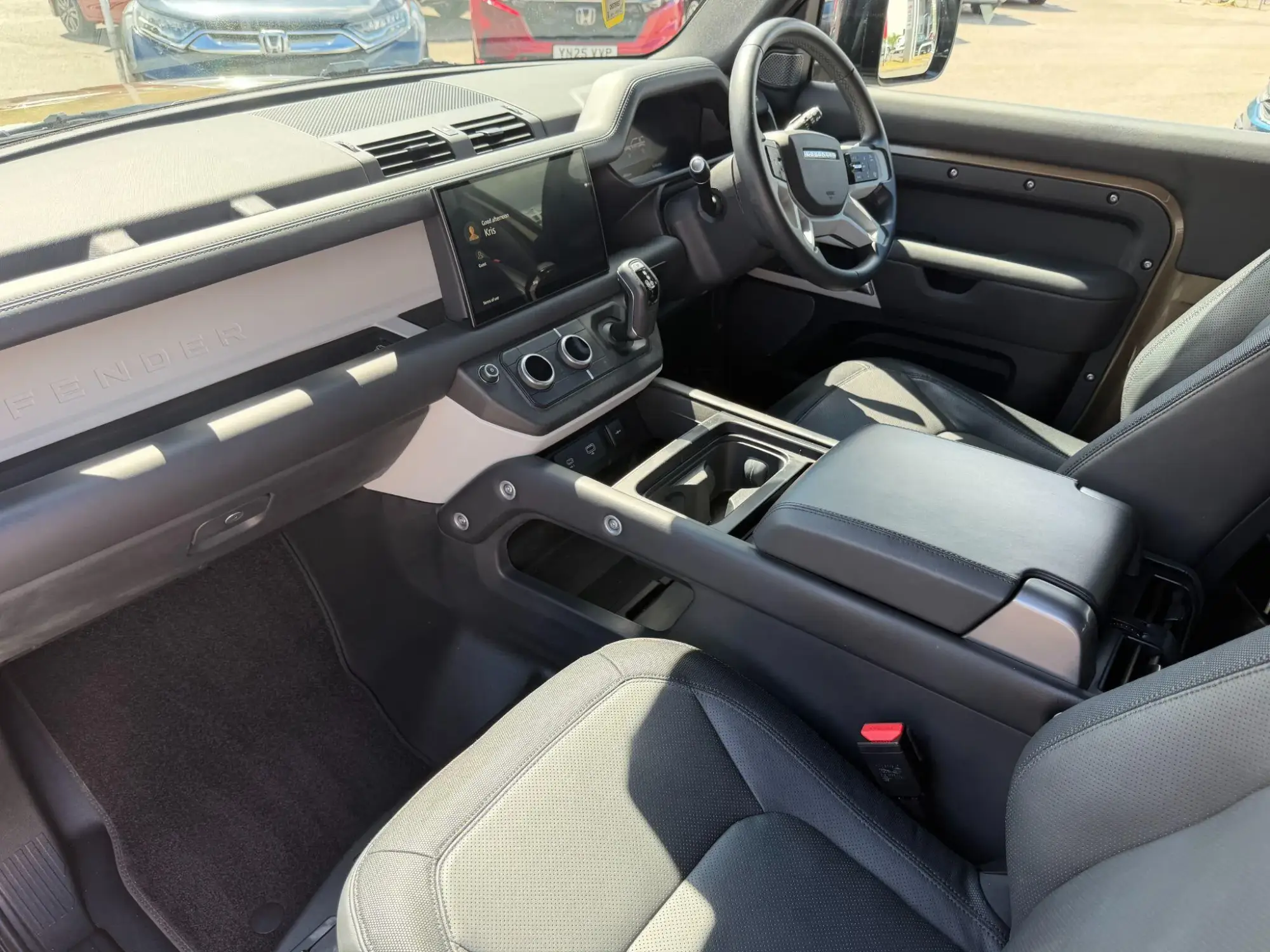 Land Rover Defender 90 Image 18 Land Rover Defender 90 Image 18