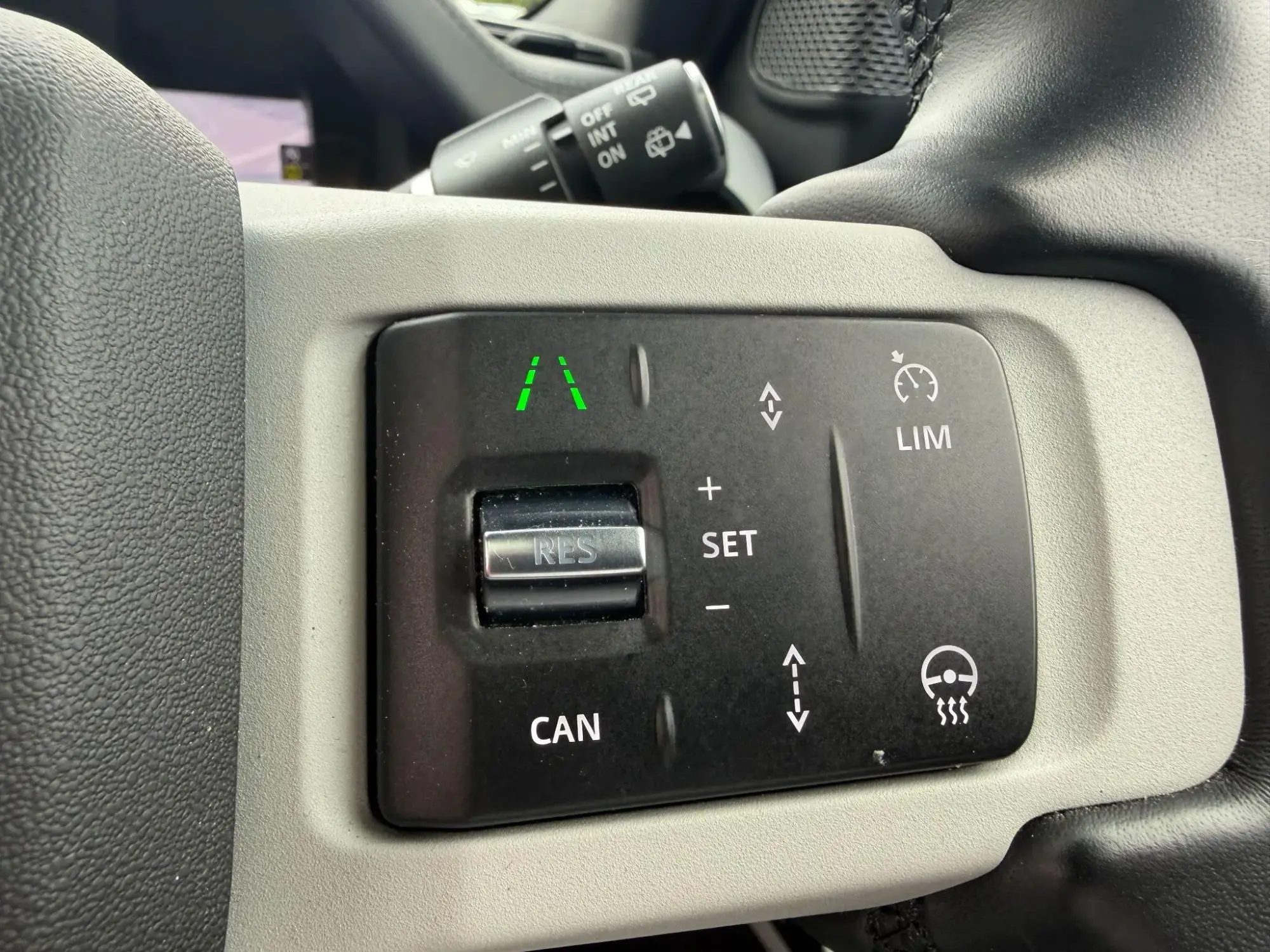 Land Rover Defender 90 Image 26 Land Rover Defender 90 Image 26