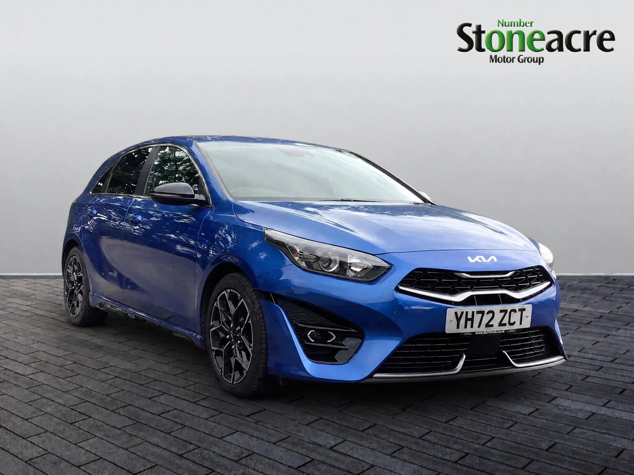 Kia Ceed listing photo
