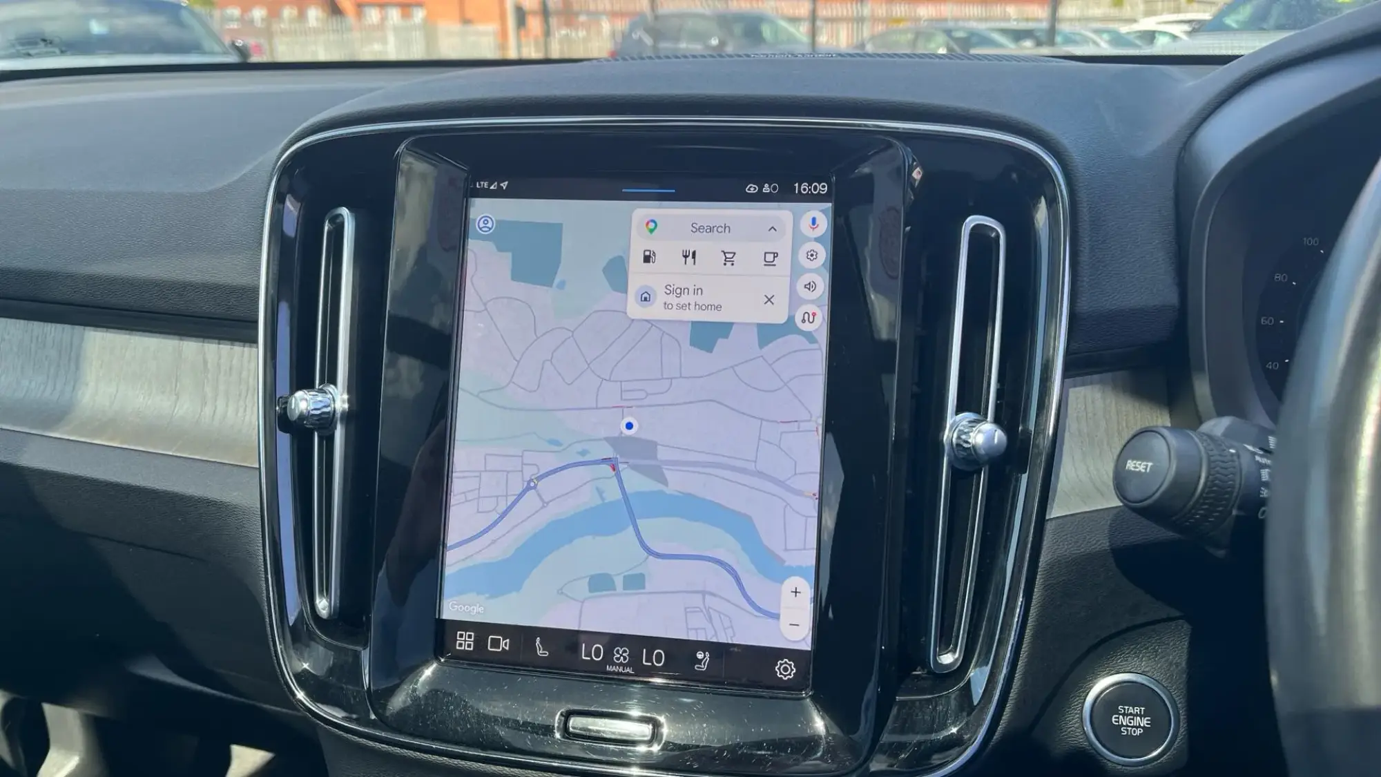 Volvo XC40 Image 18