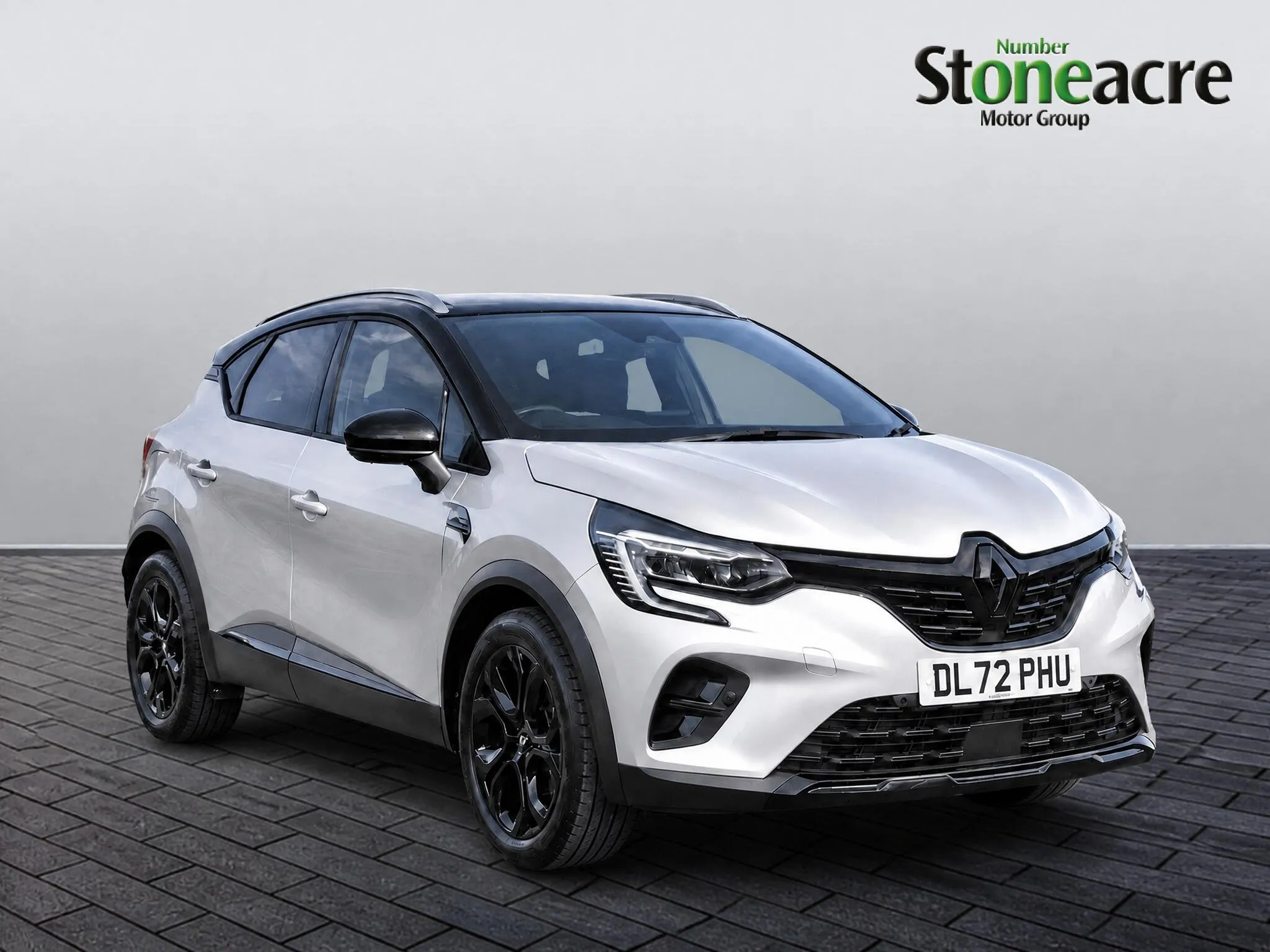 Renault Captur E-Tech listing photo
