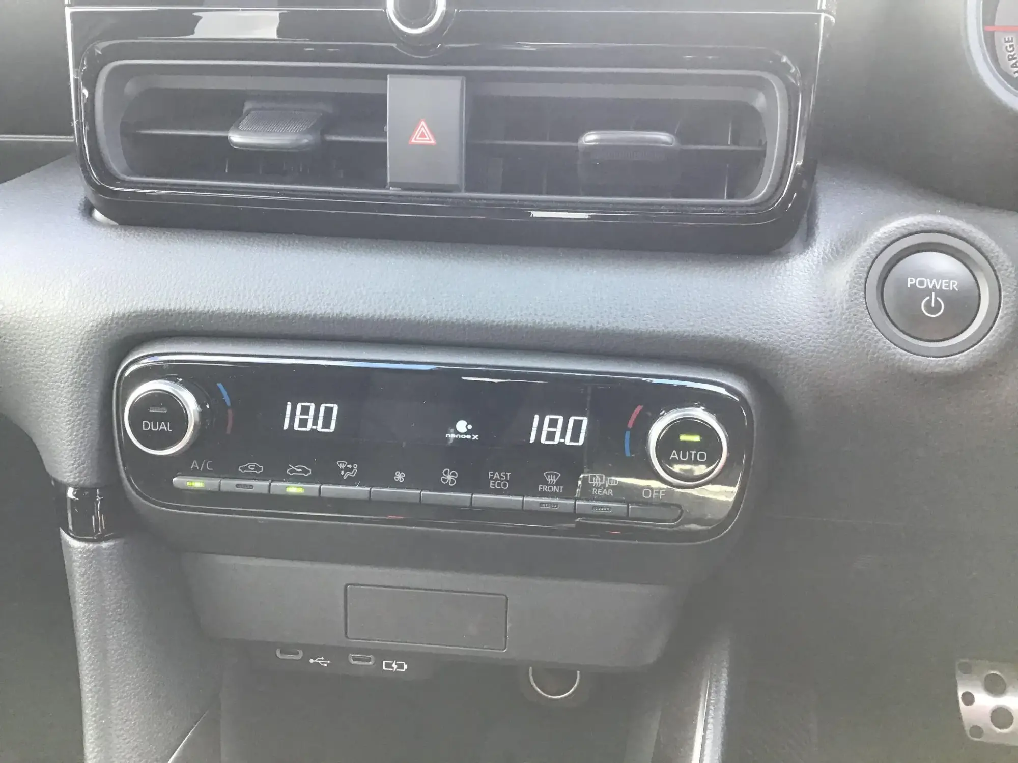 Toyota Yaris Image 9