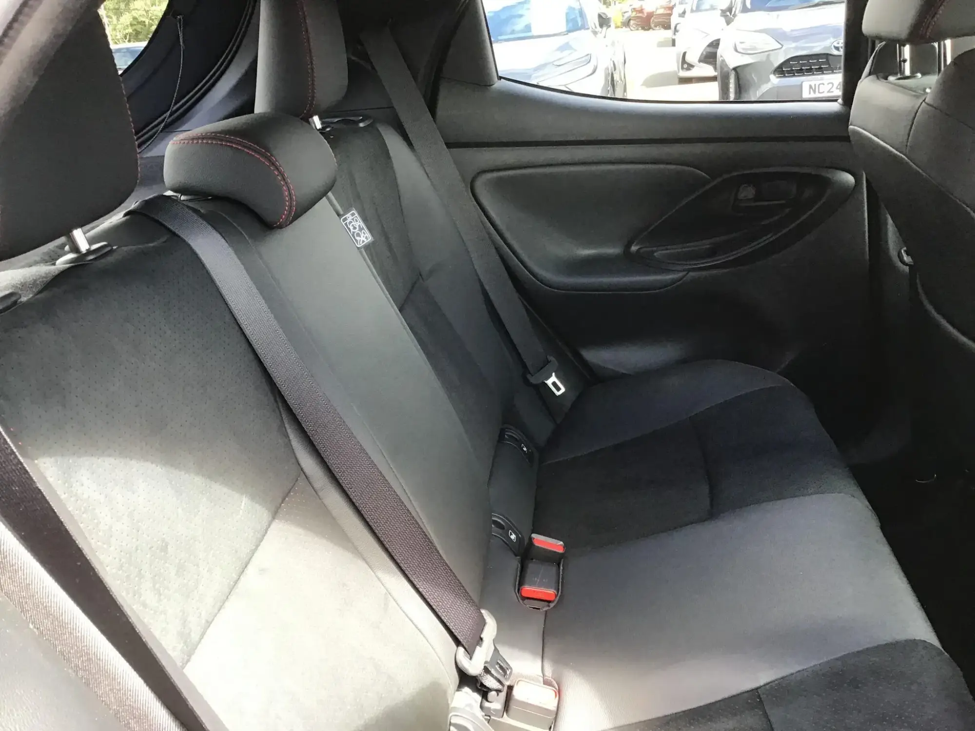 Toyota Yaris Image 16