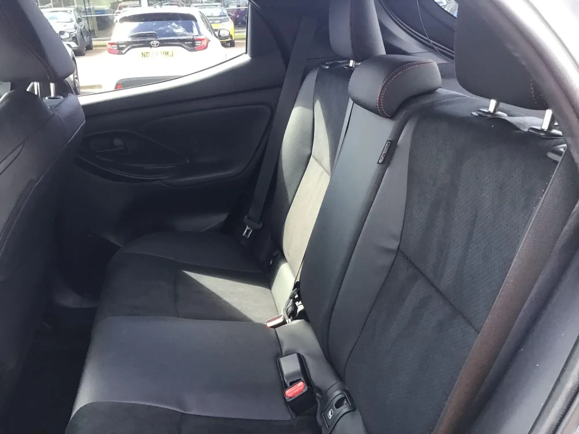 Toyota Yaris Image 17