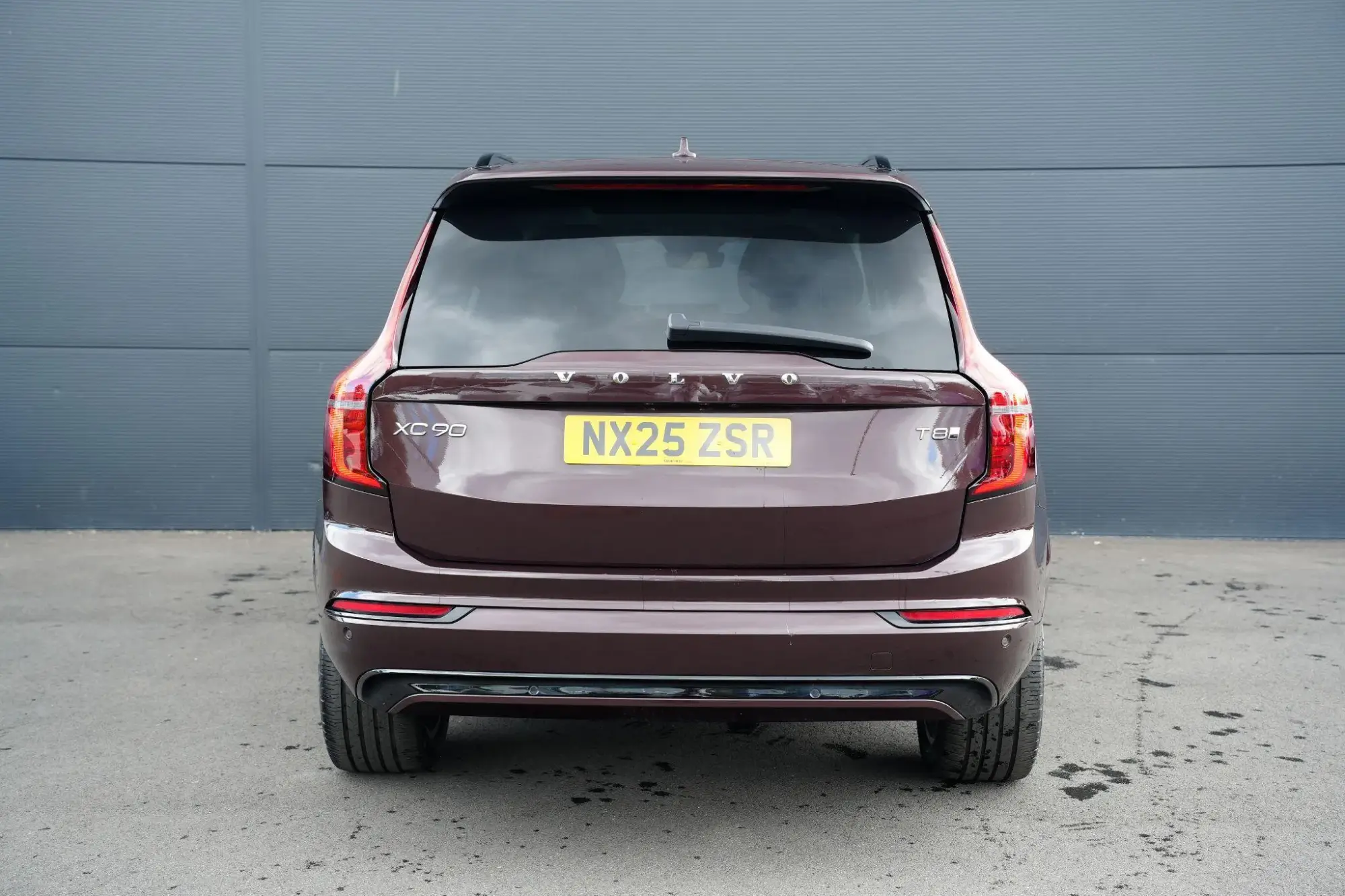 Volvo XC90 Plug-In Hybrid Image 32