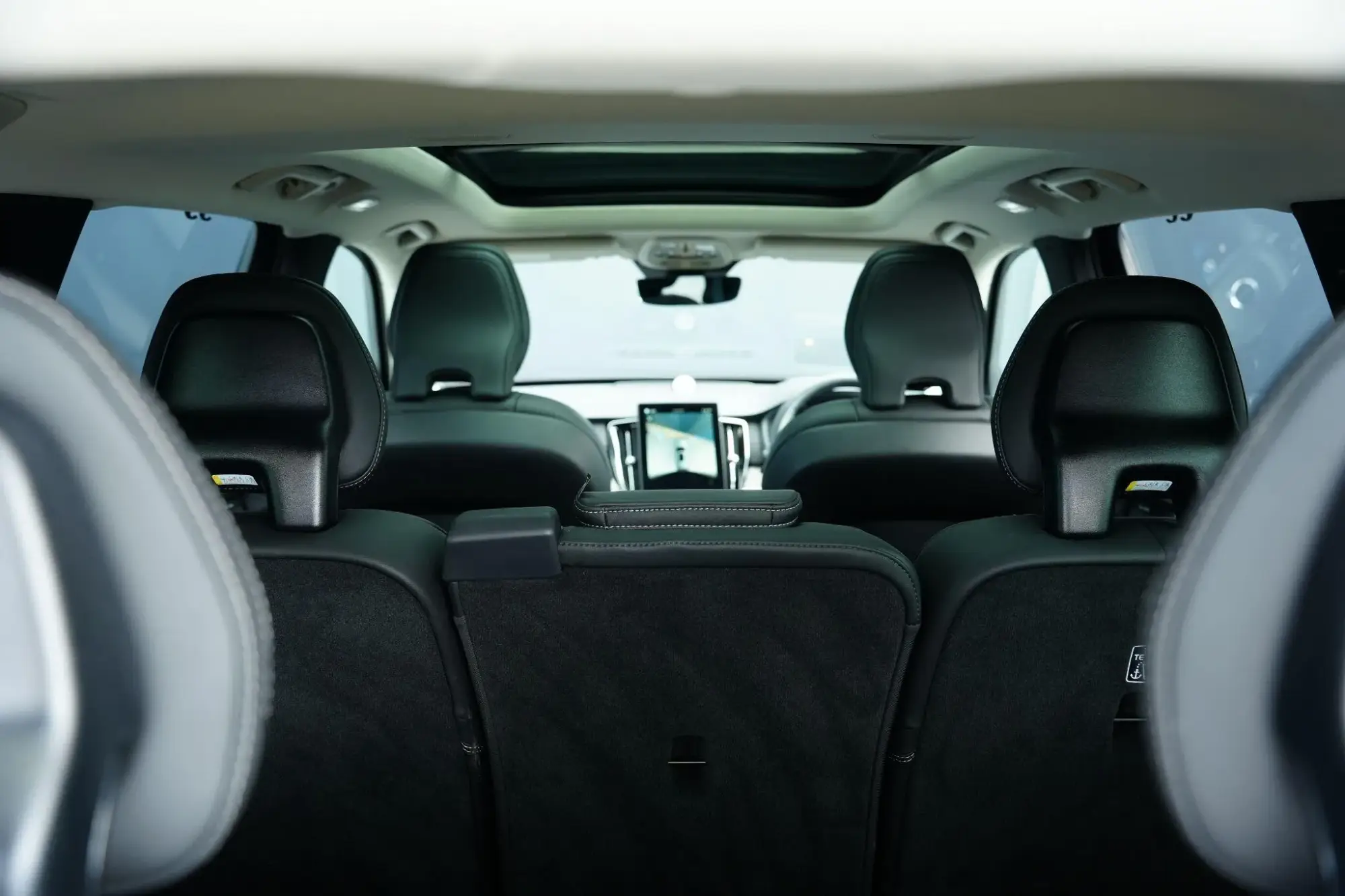 Volvo XC90 Plug-In Hybrid Image 16