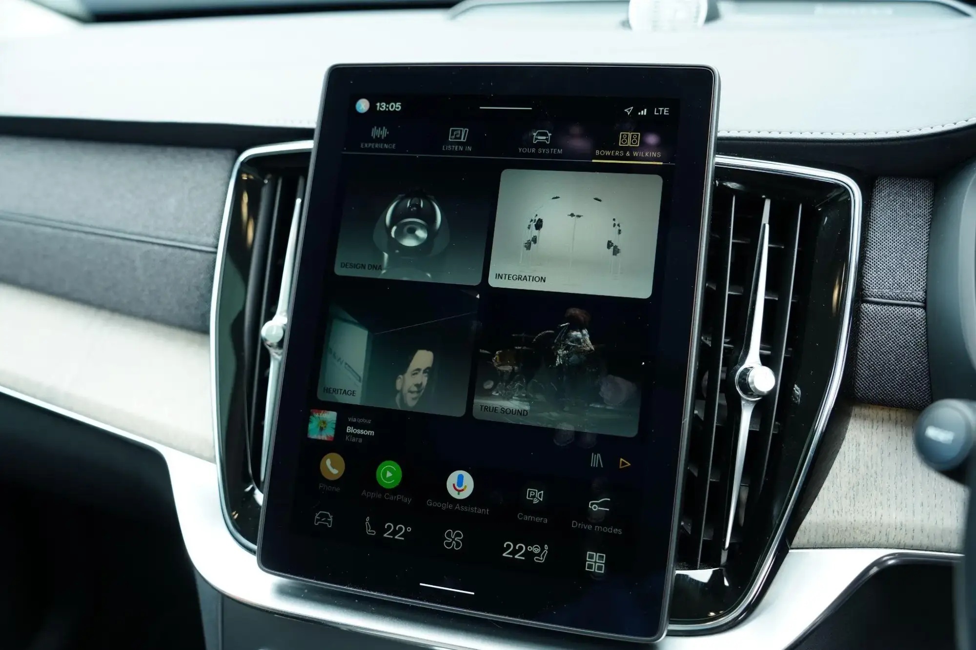 Volvo XC90 Plug-In Hybrid Image 25