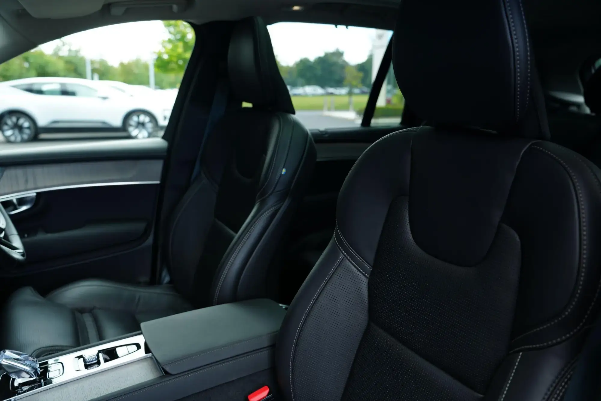 Volvo XC90 Plug-In Hybrid Image 28