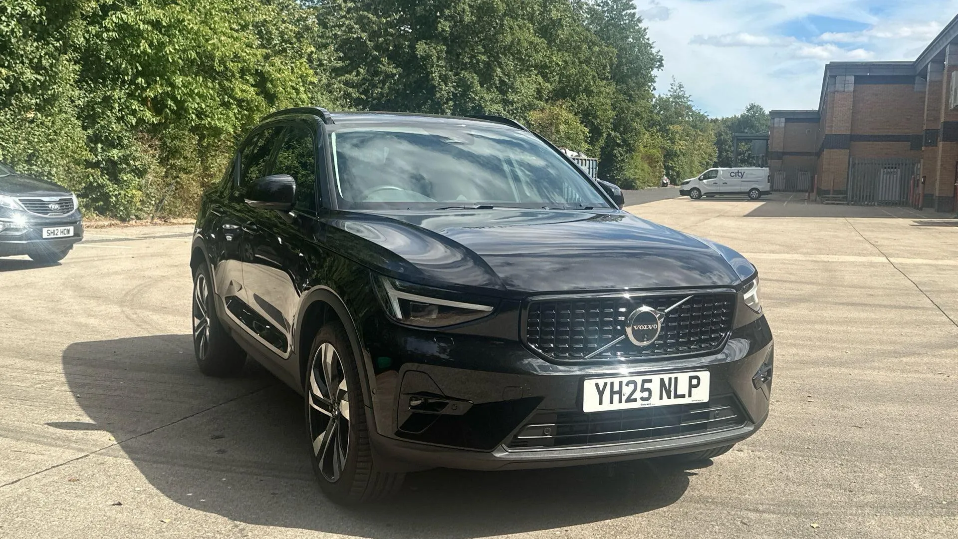 Volvo XC40 listing photo