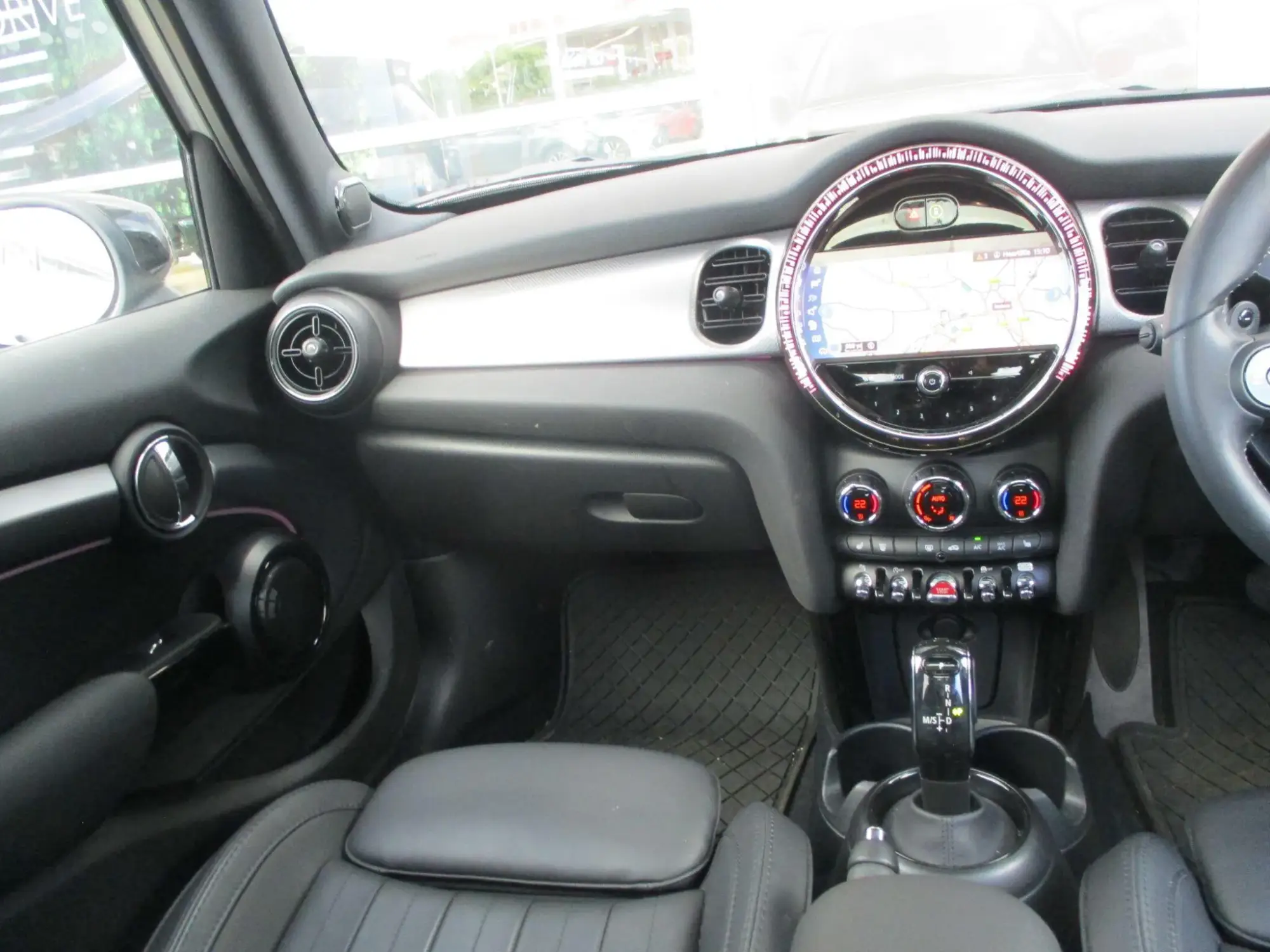MINI Hatch Image 12 MINI Hatch Image 12