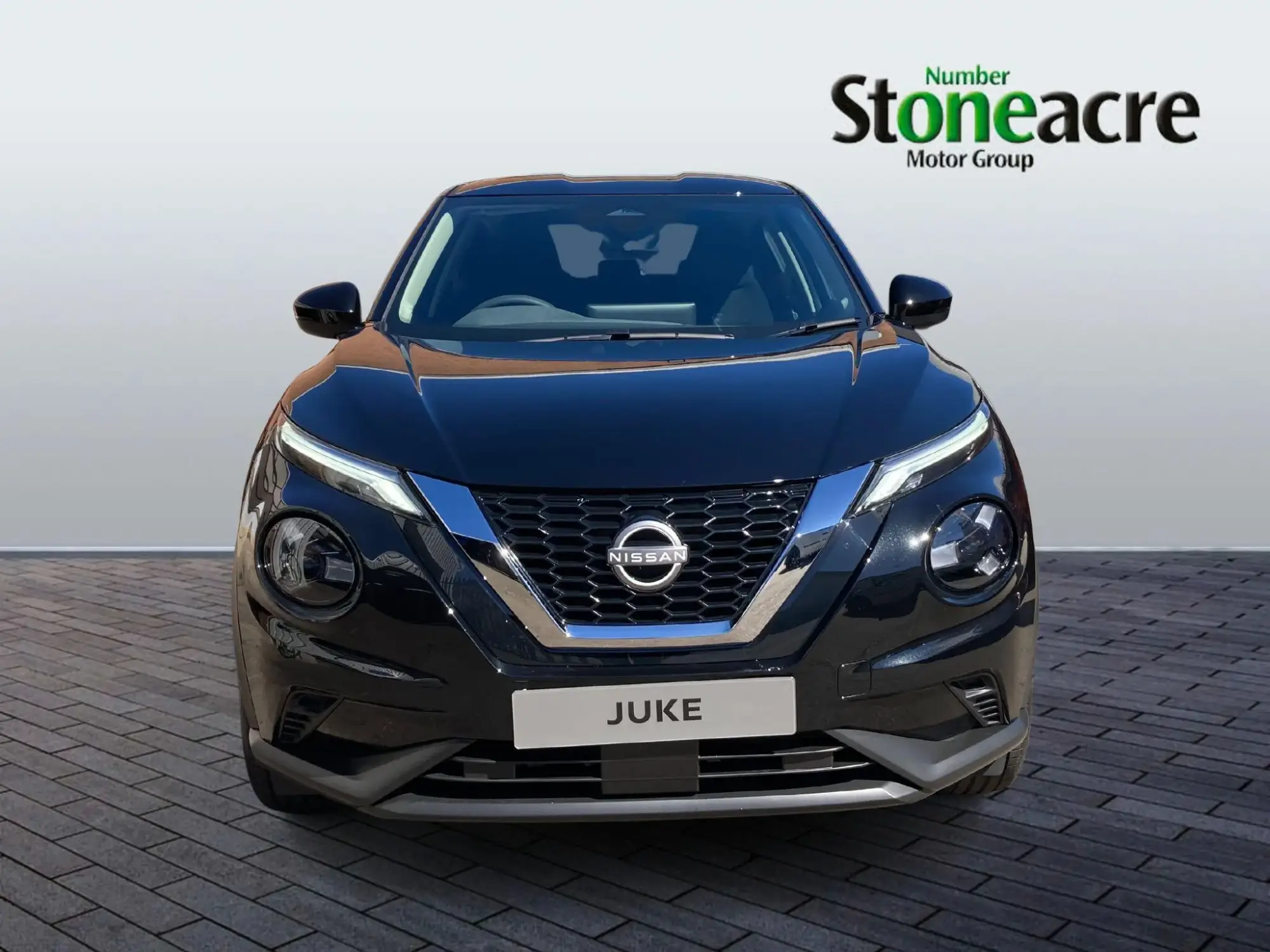 Nissan Juke 1.0 DIG-T Acenta Premium Euro 6 (s/s) 5dr Image 2 Nissan Juke 1.0 DIG-T Acenta Premium Euro 6 (s/s) 5dr Image 2
