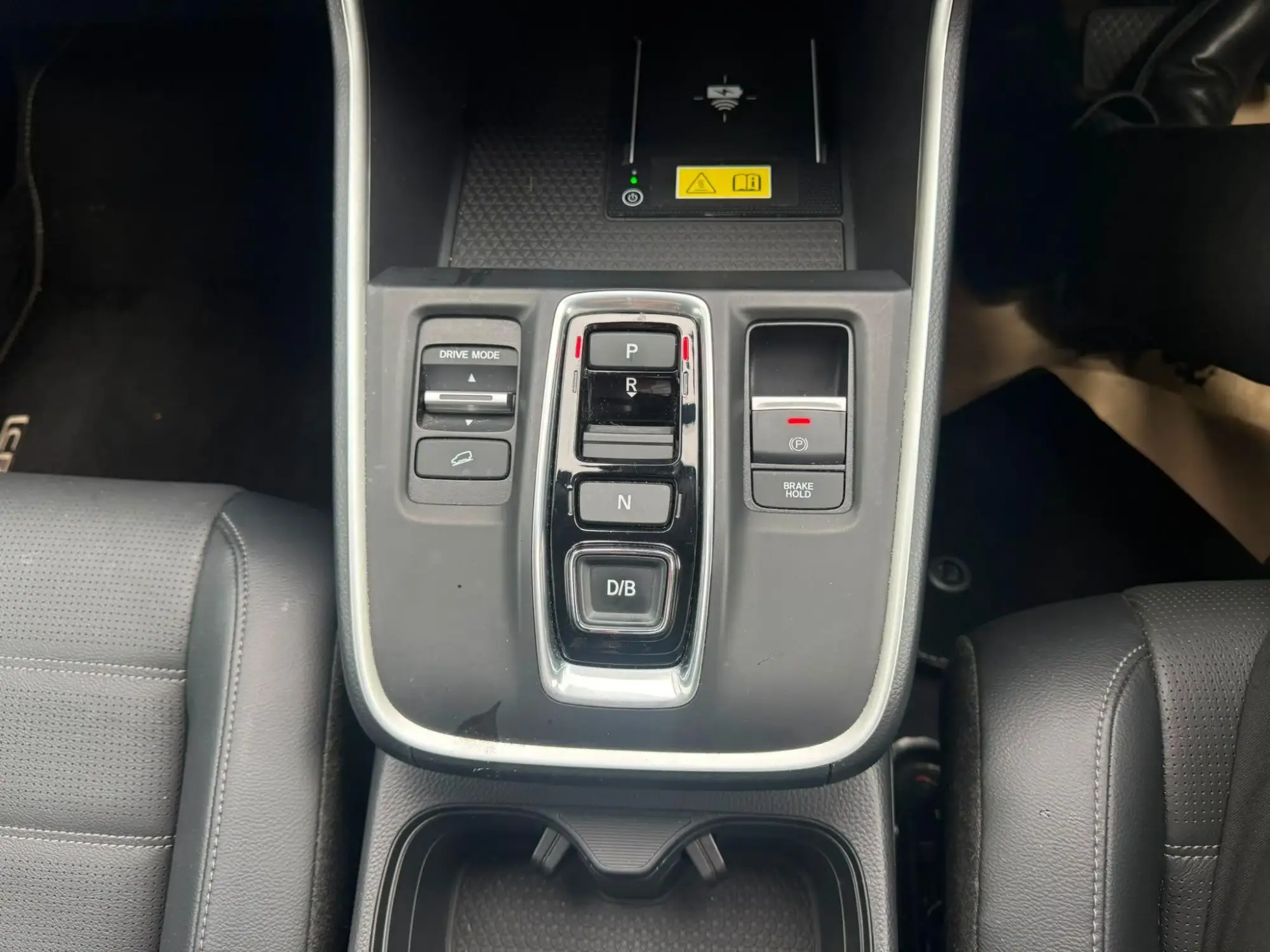 Honda CR-V Hybrid Image 10 Honda CR-V Hybrid Image 10