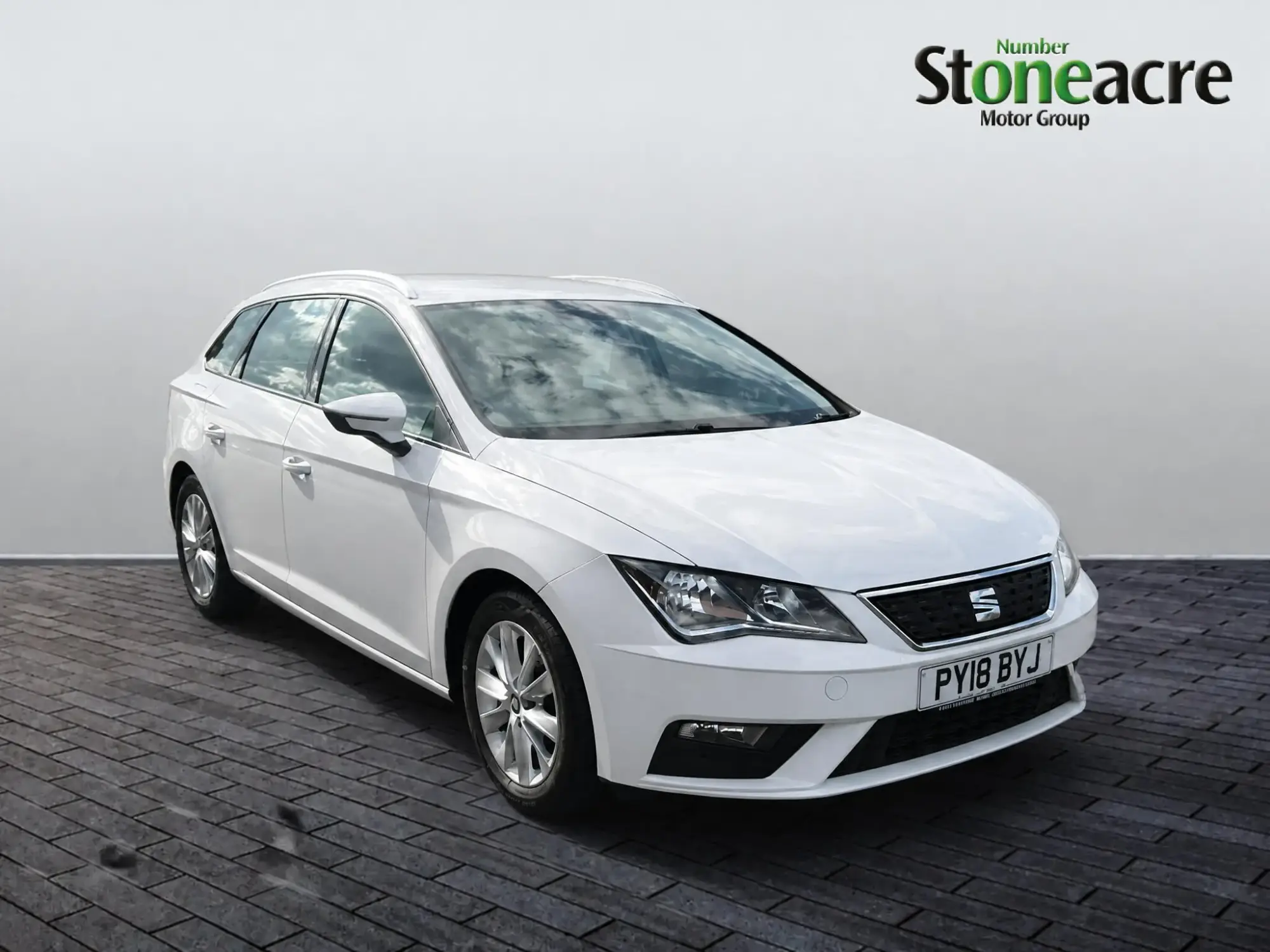 SEAT Leon 1.0 TSI Ecomotive SE Technology ST Euro 6 (s/s) 5dr PY18BYJ Image 1