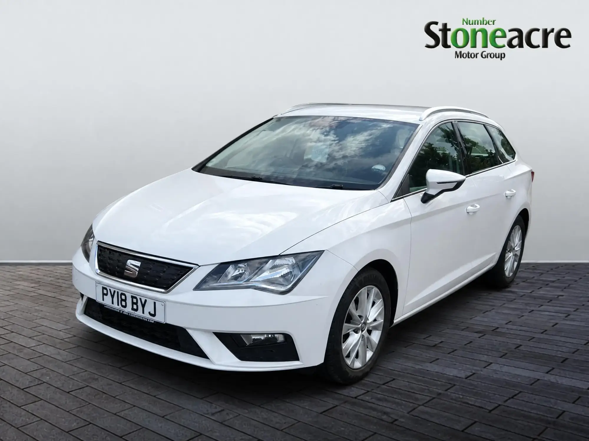 SEAT Leon 1.0 TSI Ecomotive SE Technology ST Euro 6 (s/s) 5dr PY18BYJ Image 2