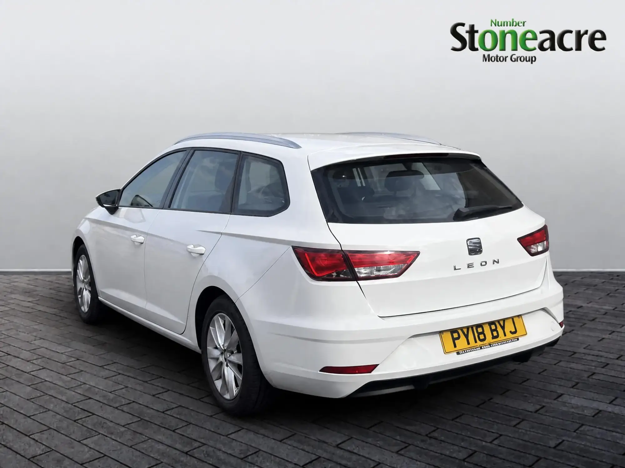 SEAT Leon 1.0 TSI Ecomotive SE Technology ST Euro 6 (s/s) 5dr PY18BYJ Image 3