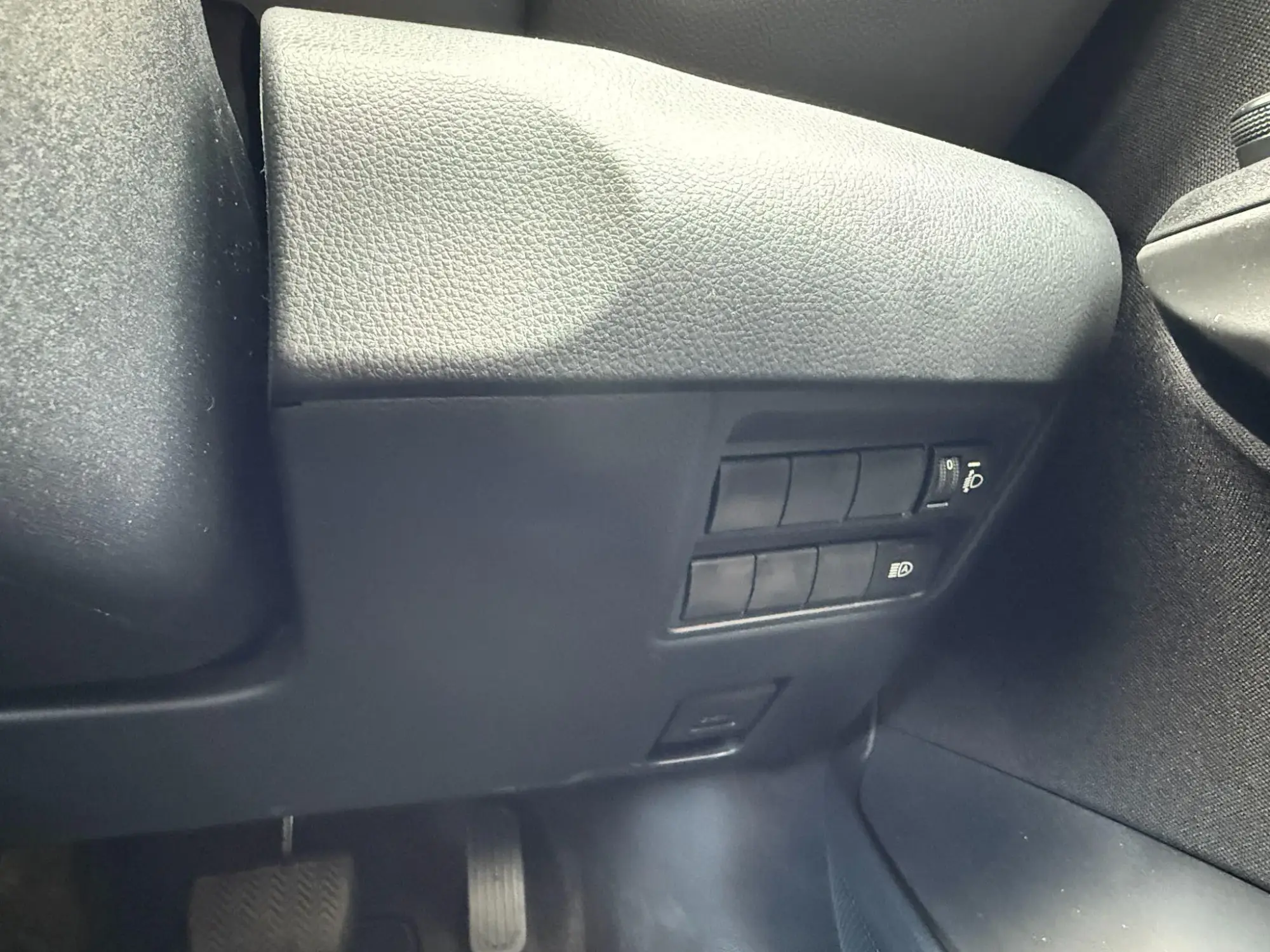 Mazda2 Hybrid Image 29