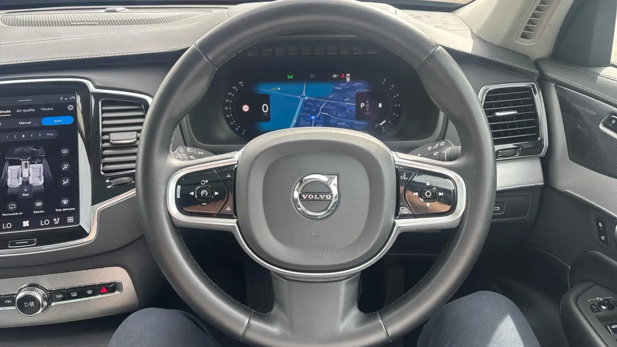 Volvo XC90 Image 10
