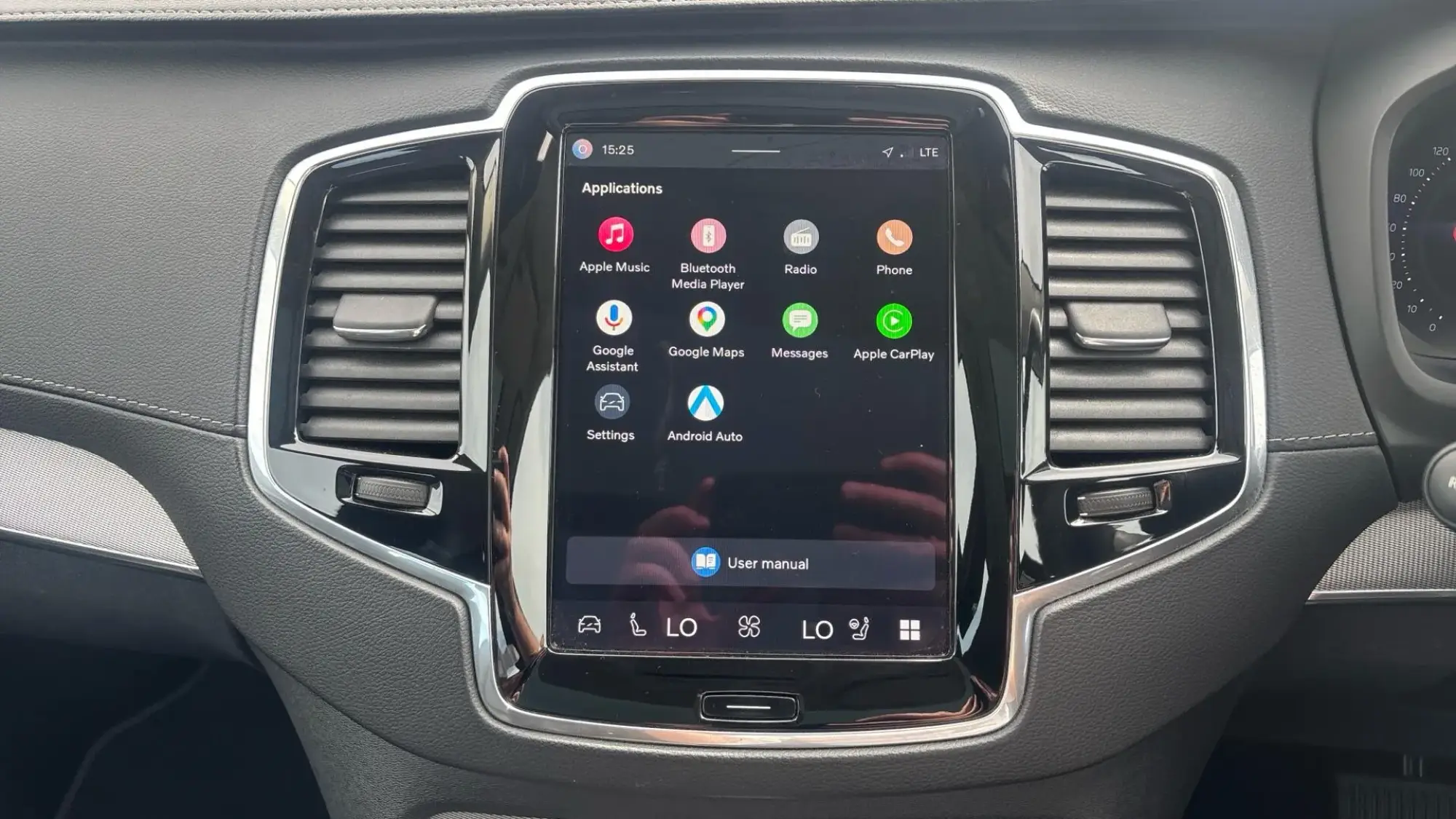 Volvo XC90 Image 12